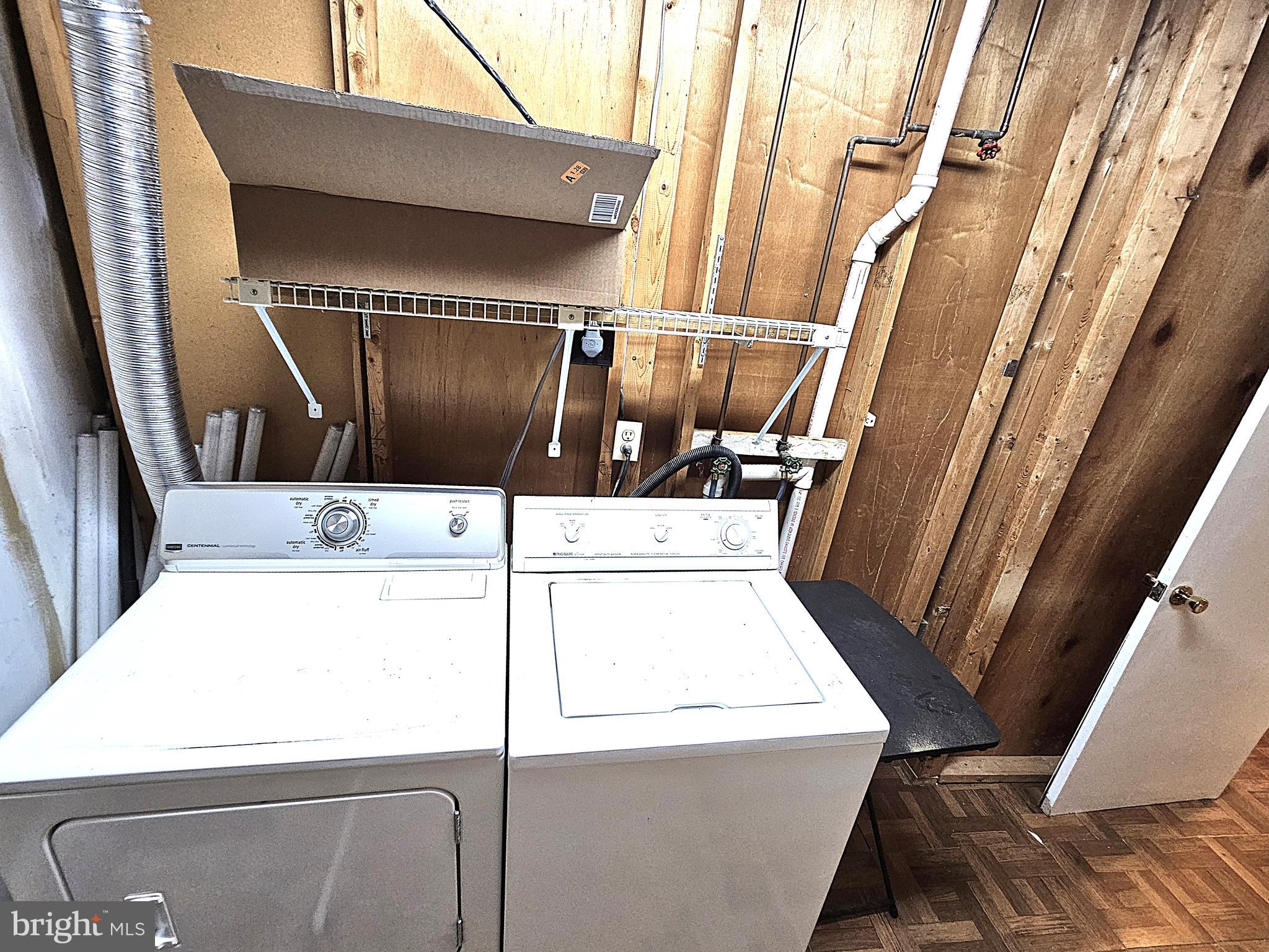 KINGS PARK WEST - Residential Lease