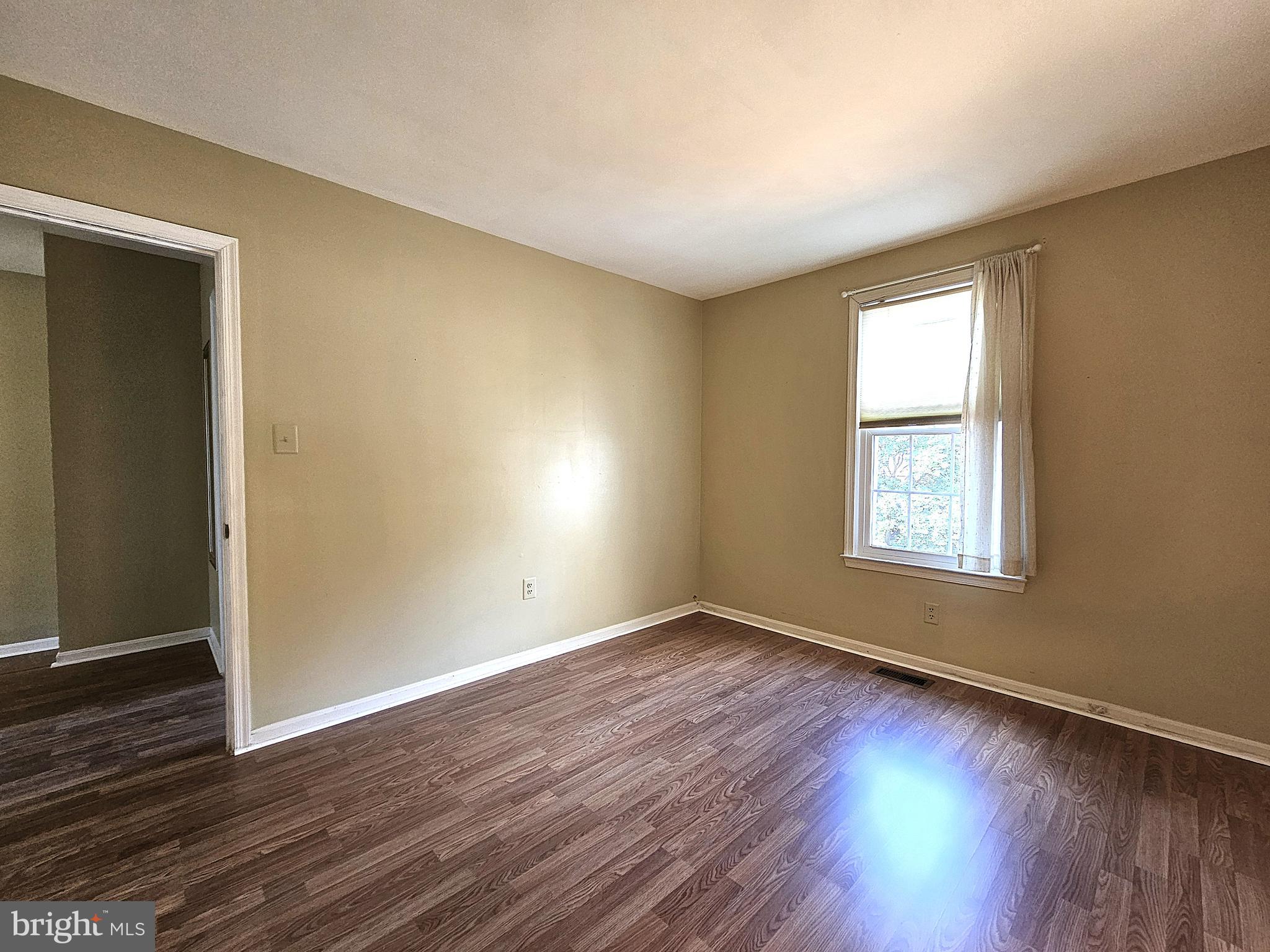 KINGS PARK WEST - Residential Lease