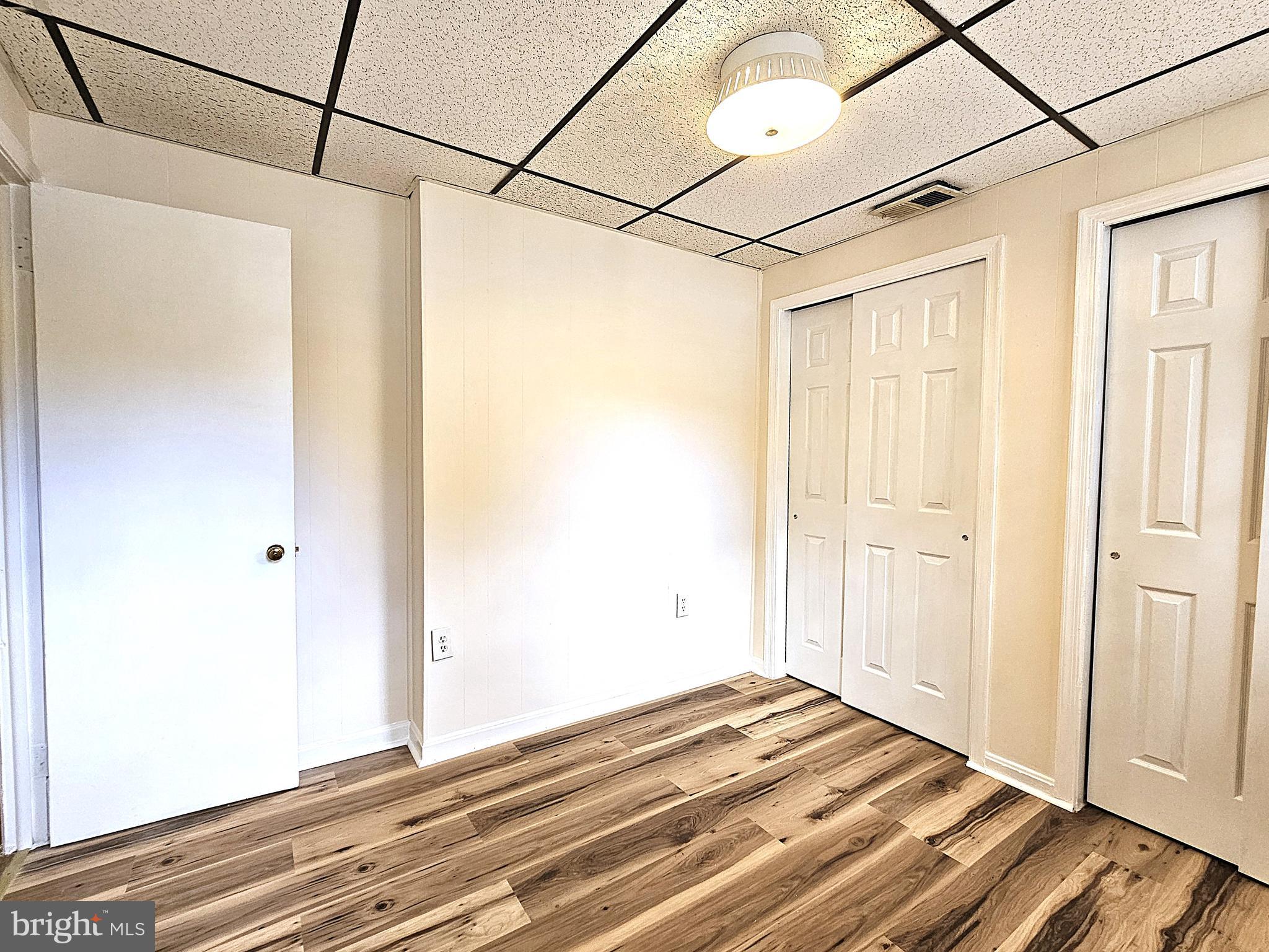 KINGS PARK WEST - Residential Lease