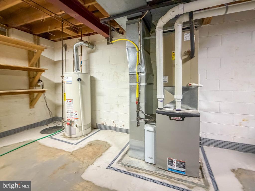 SILVER LAKE AT NEW - Residential