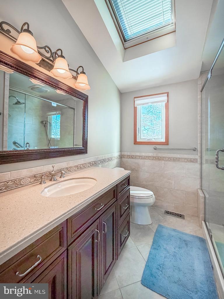 SILVER LAKE AT NEW - Residential