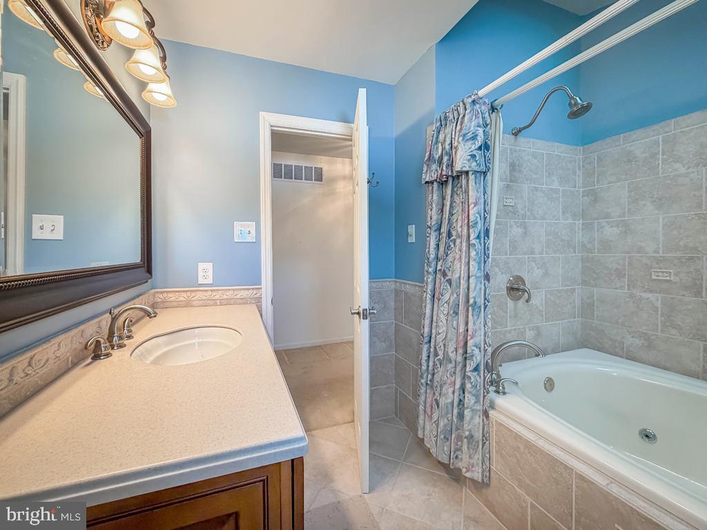 SILVER LAKE AT NEW - Residential