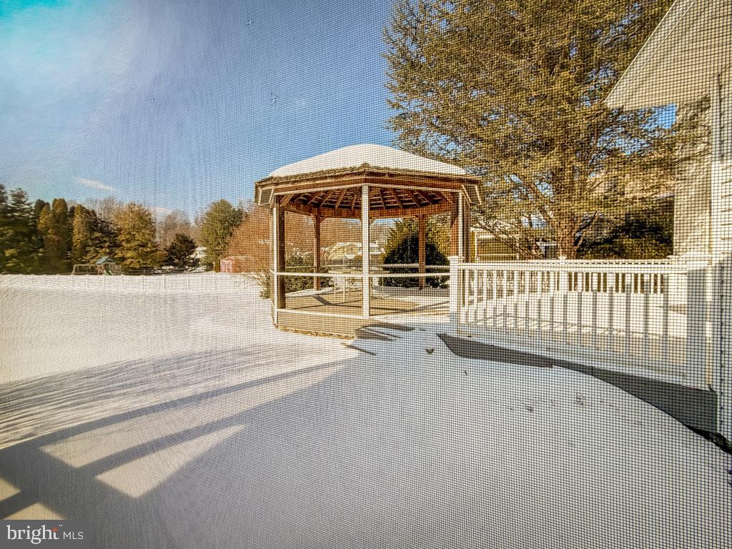 SILVER LAKE AT NEW - Residential