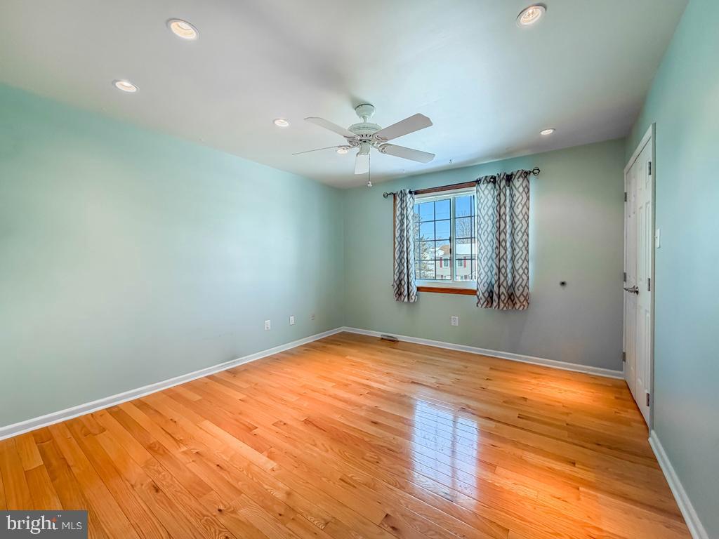 SILVER LAKE AT NEW - Residential