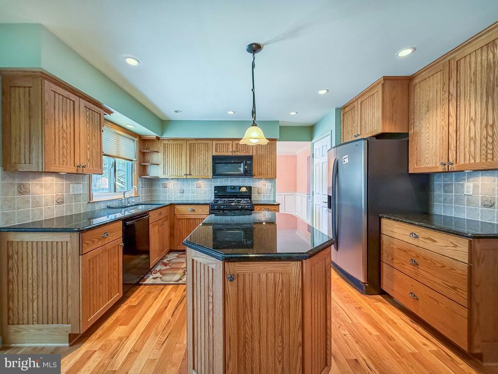 SILVER LAKE AT NEW - Residential