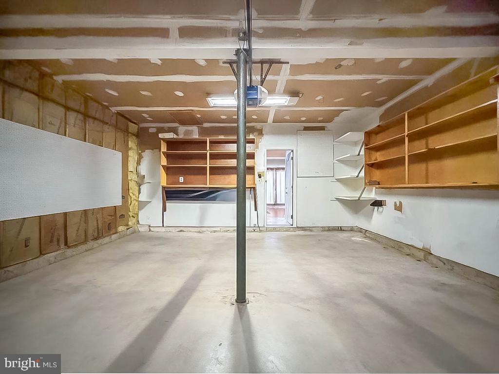 SILVER LAKE AT NEW - Residential