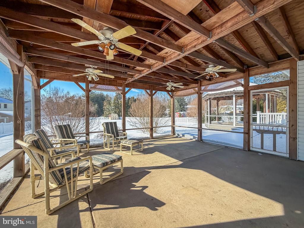 SILVER LAKE AT NEW - Residential