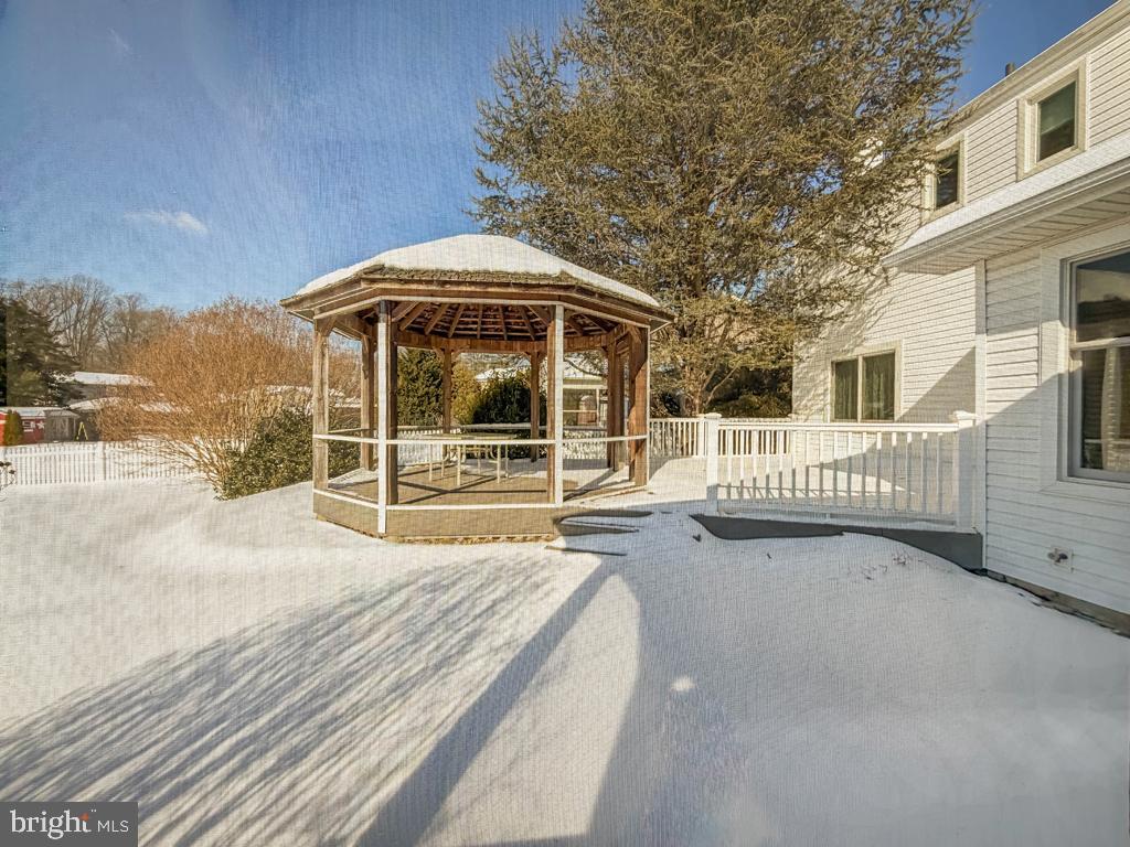 SILVER LAKE AT NEW - Residential