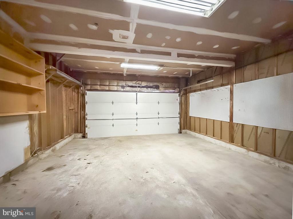 SILVER LAKE AT NEW - Residential