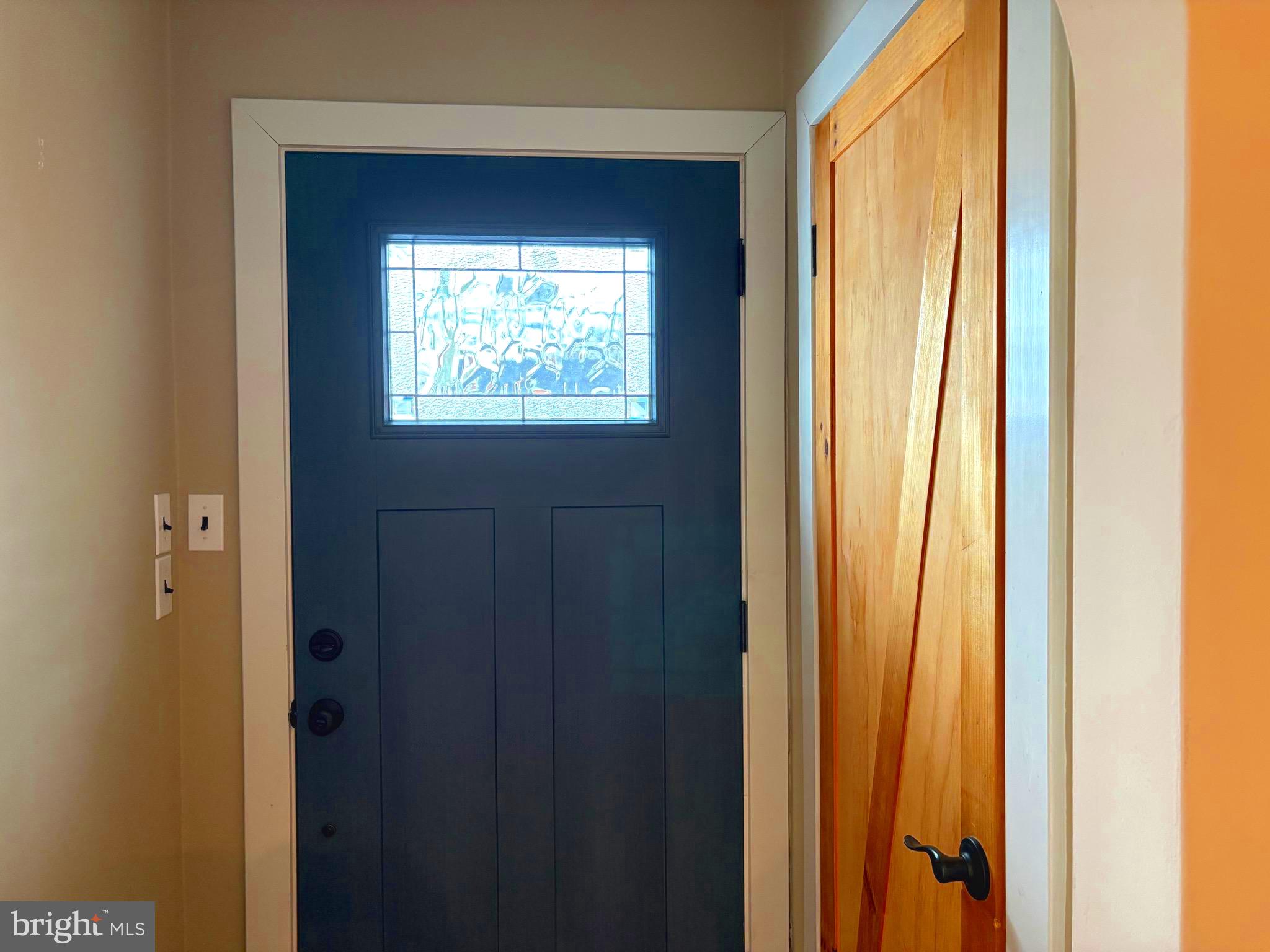 539 W KINGS HIGHWAY W