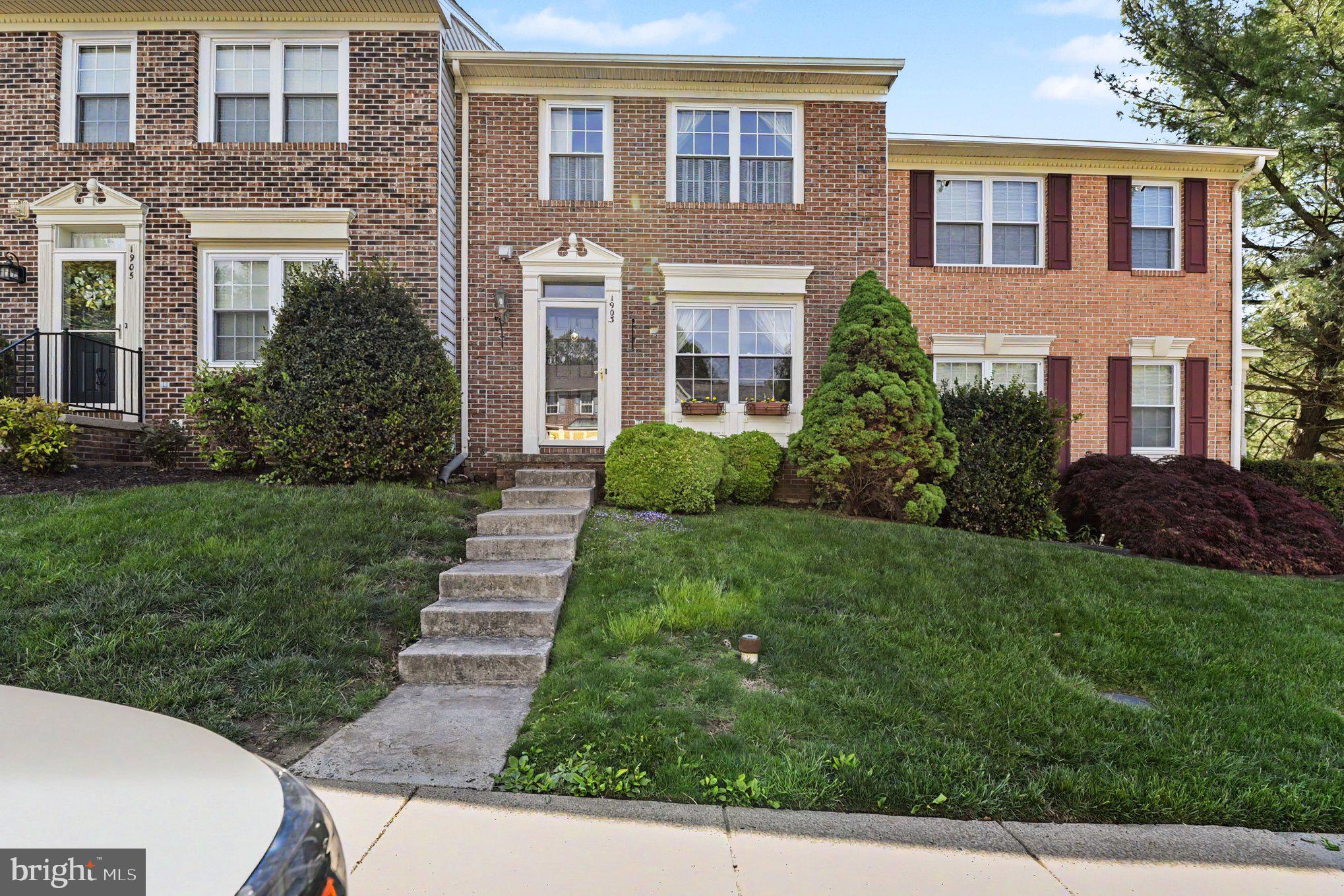 VILLAGE OF THOMAS RUN - Residential