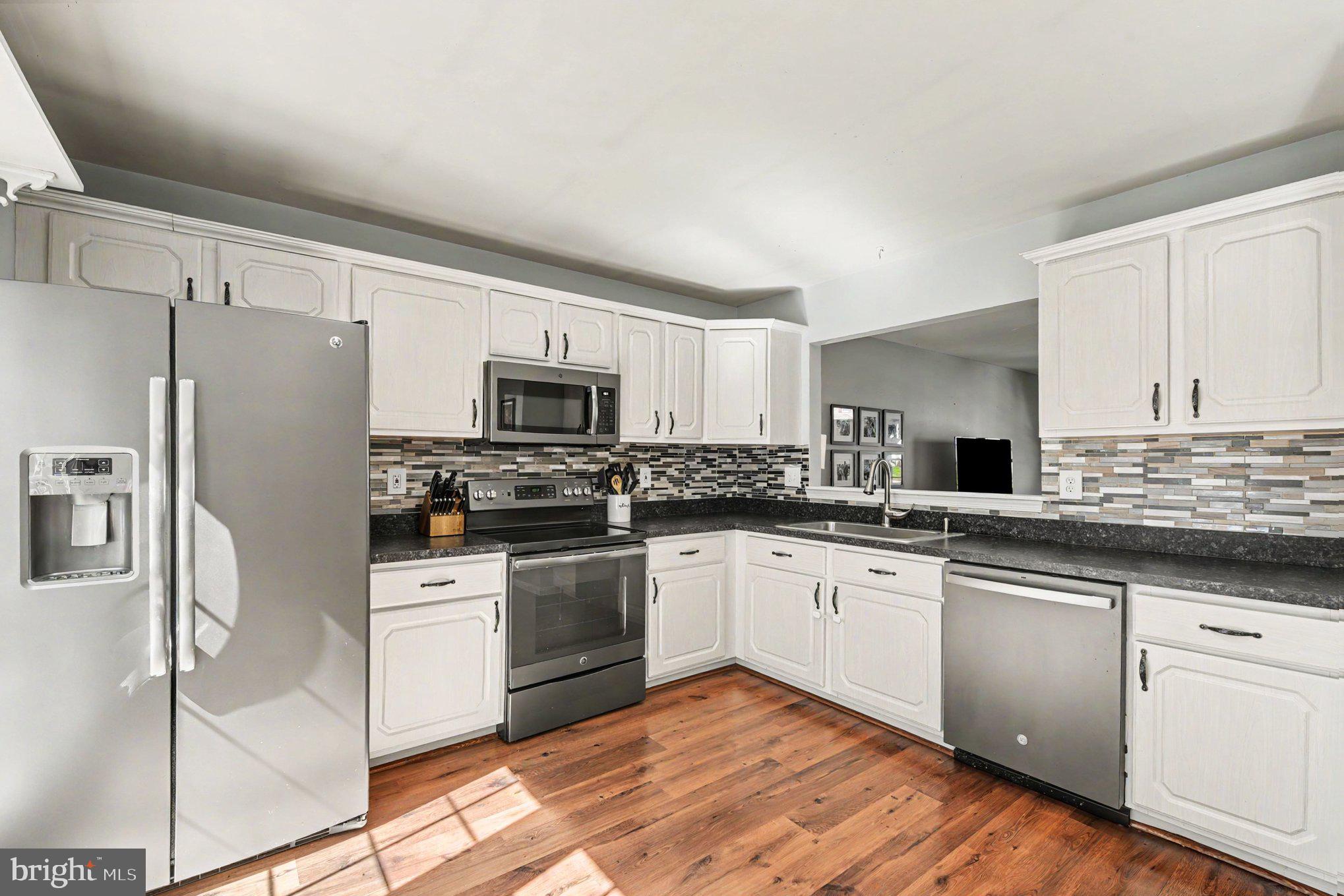 VILLAGE OF THOMAS RUN - Residential