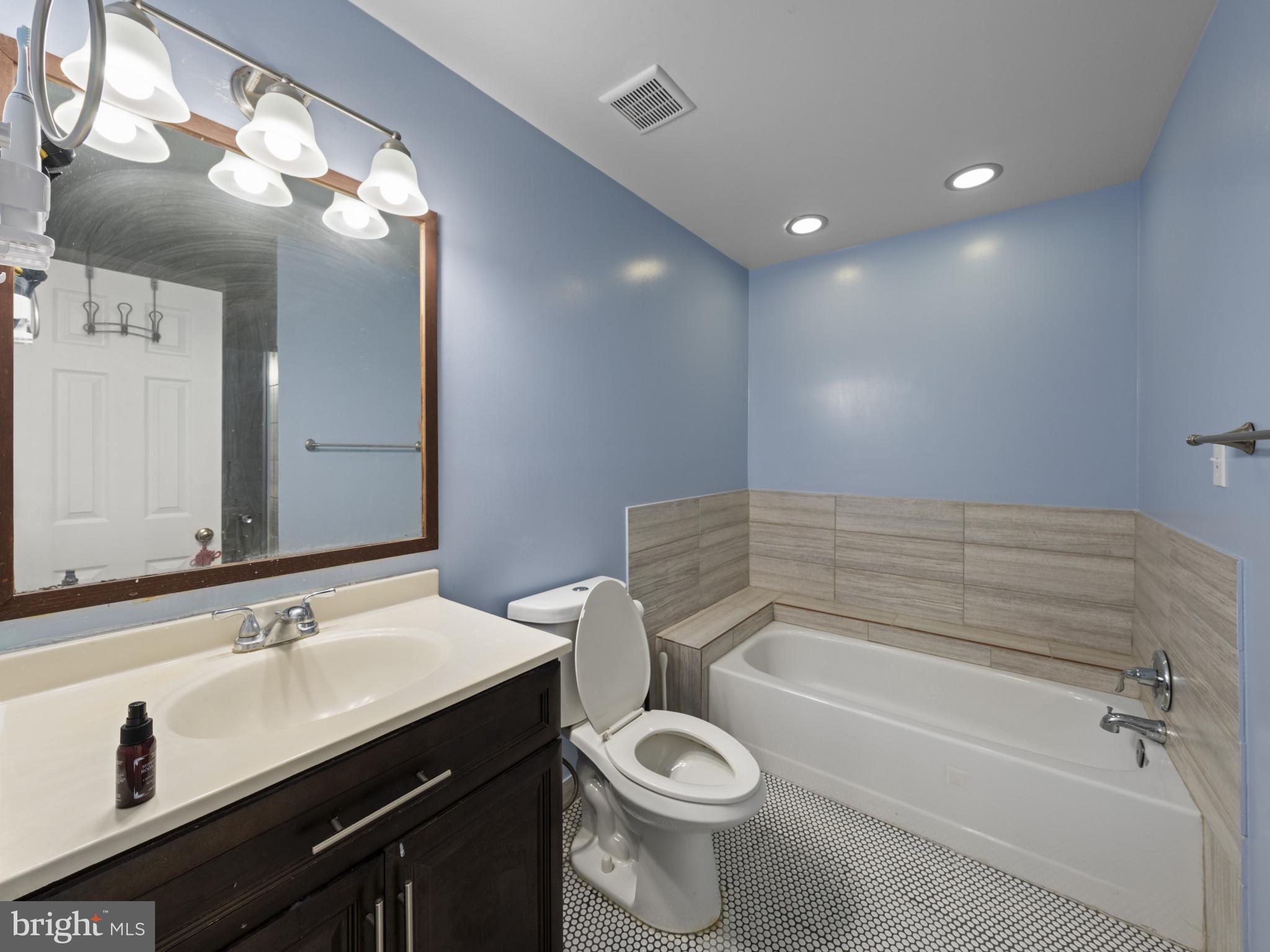 WOODMONT PLACE - Residential Lease