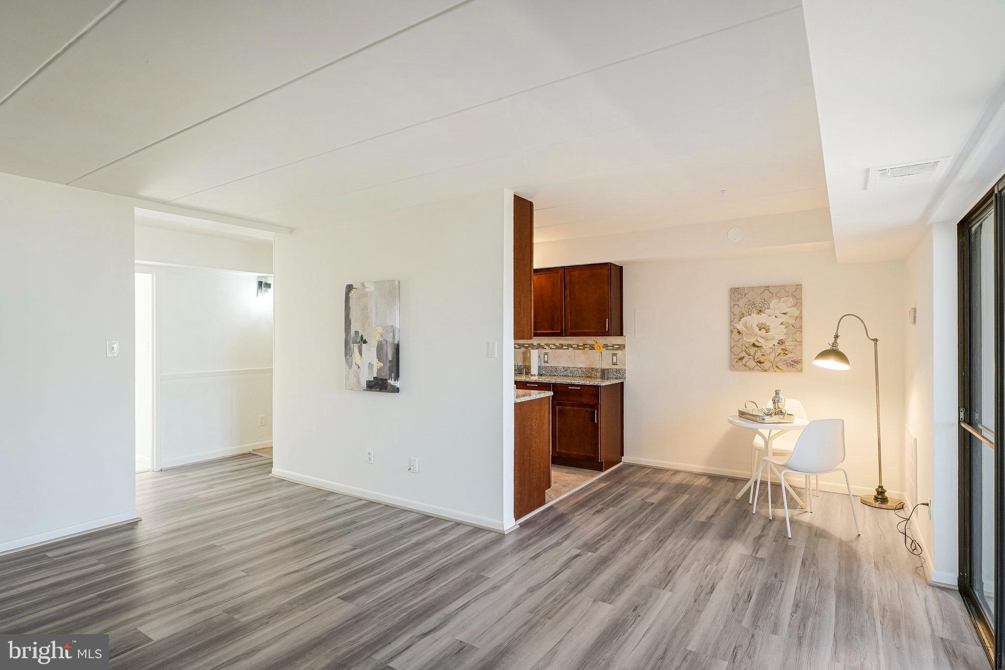 GLENVALE CONDO - Residential