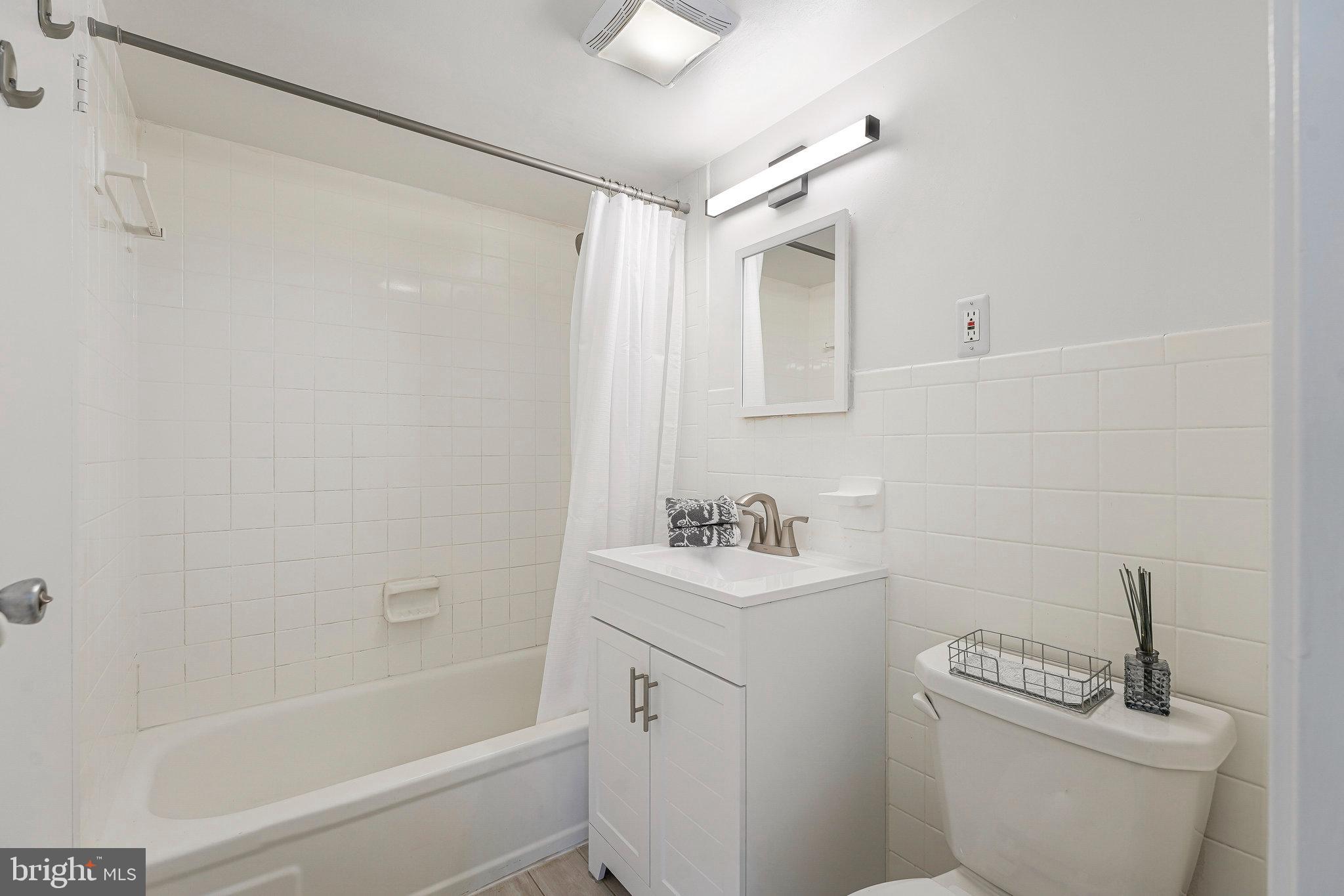 GLENVALE CONDO - Residential