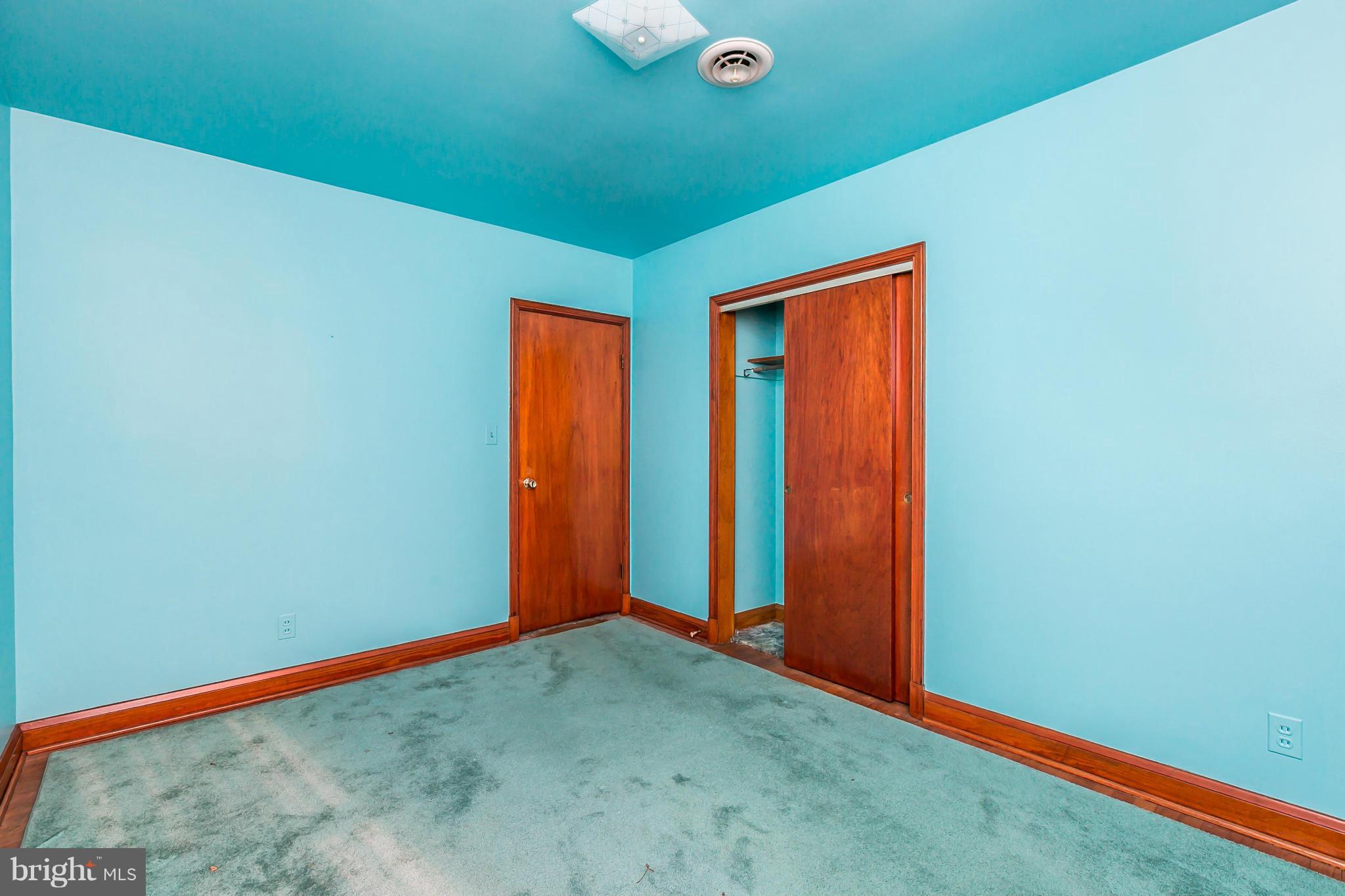 HILLENDALE PARK - Residential