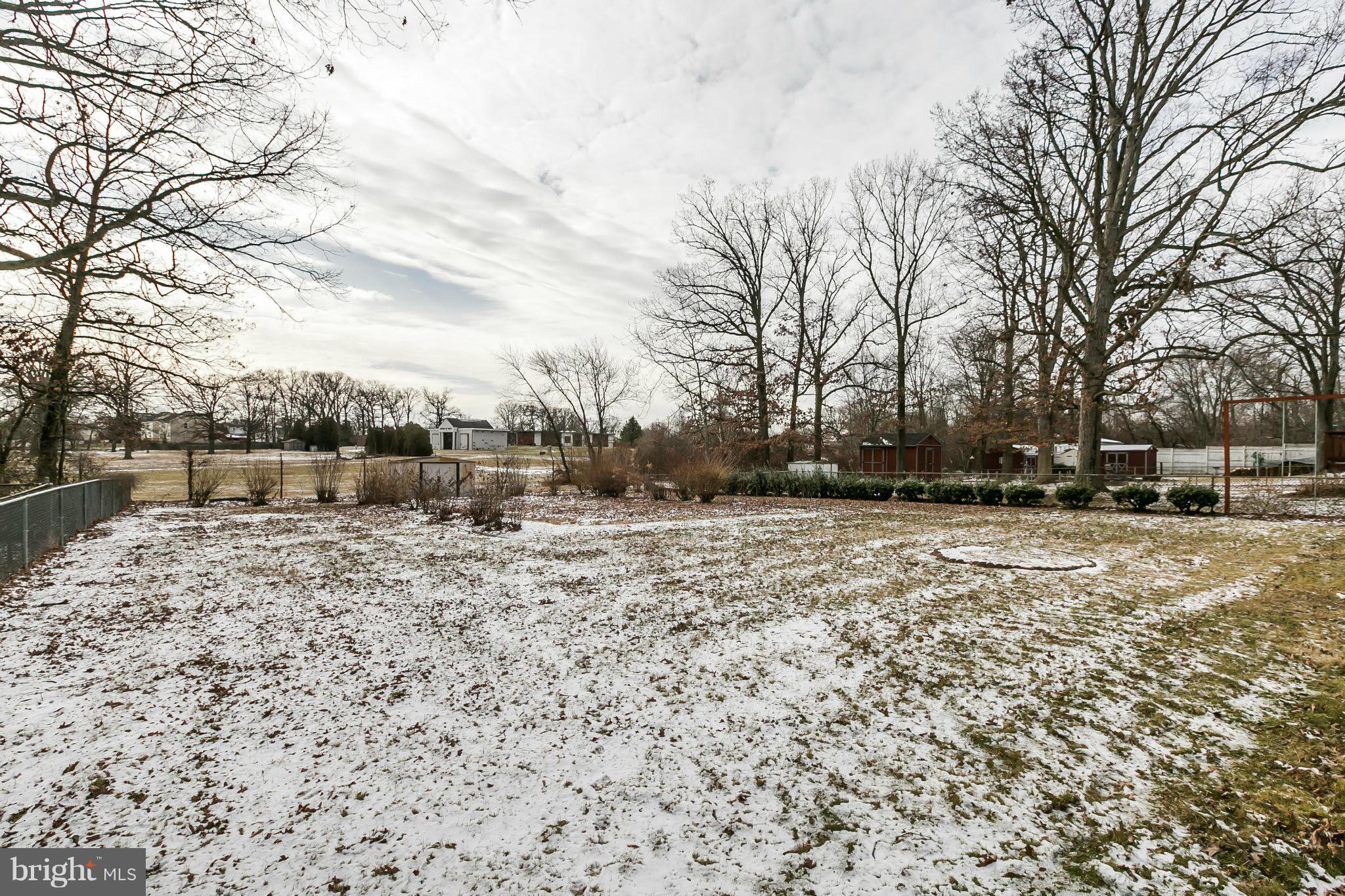 HILLENDALE PARK - Residential