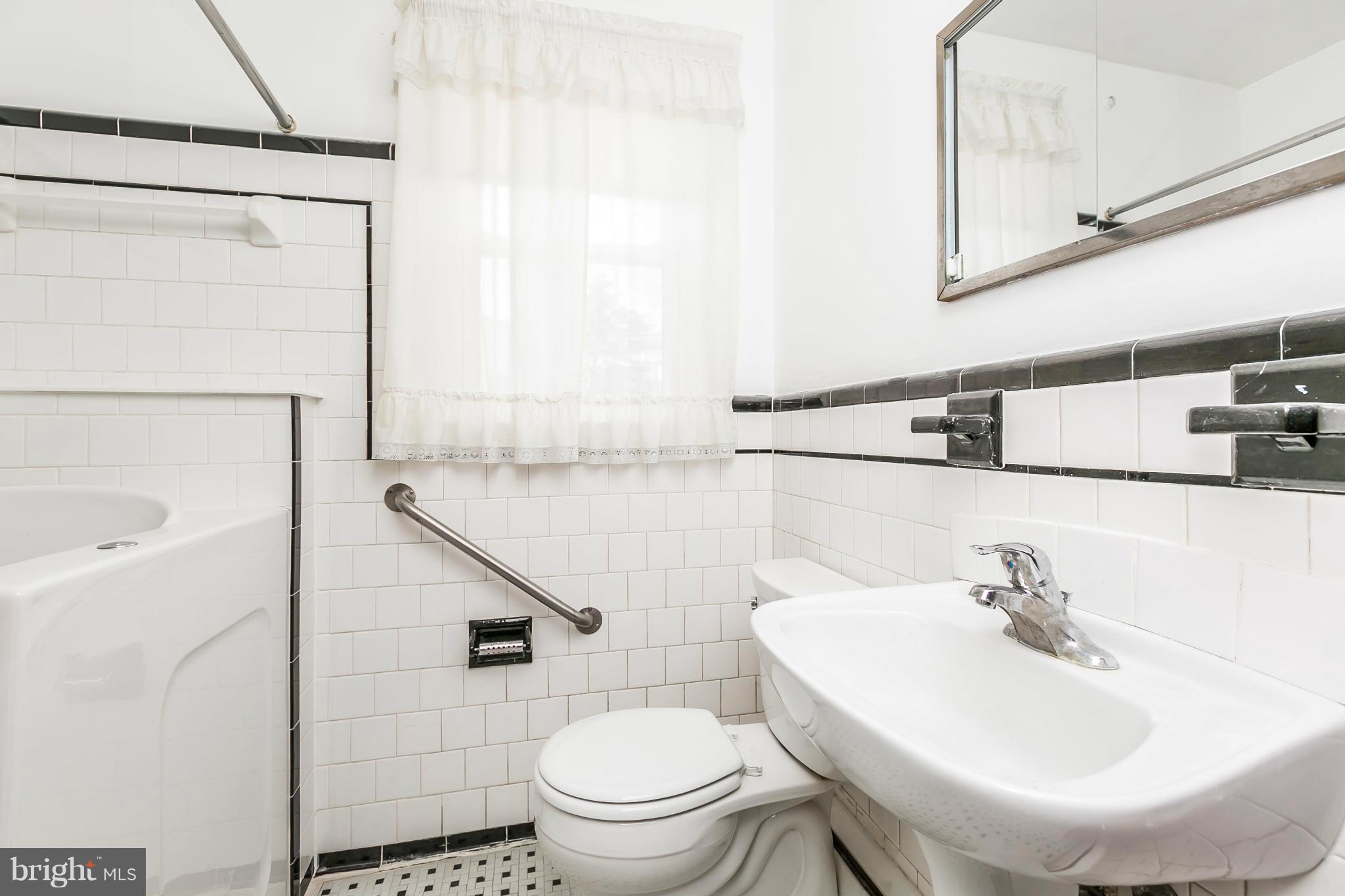 HILLENDALE PARK - Residential