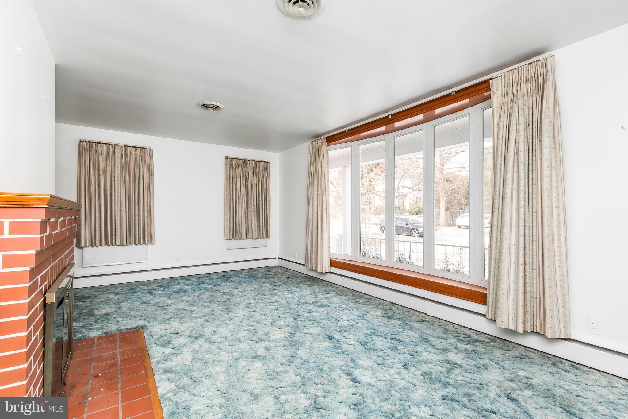 HILLENDALE PARK - Residential