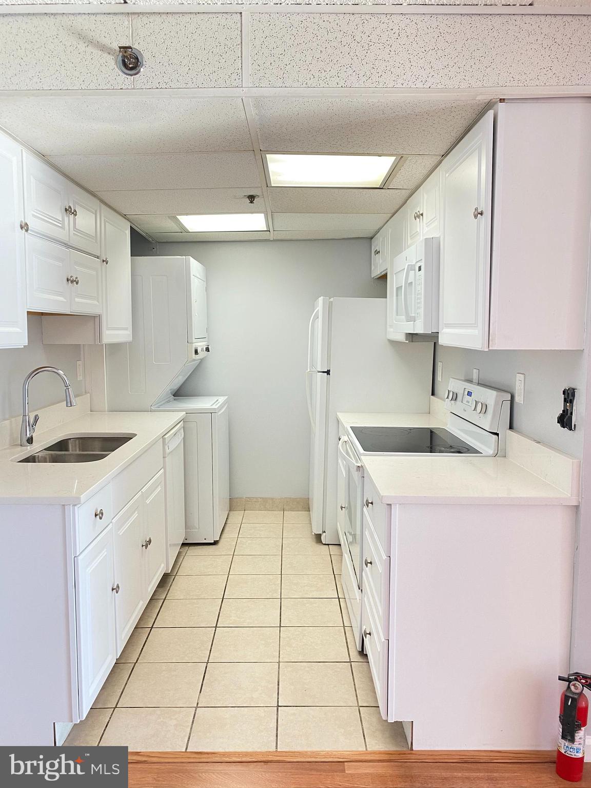 HIGHPOINTE - Residential Lease