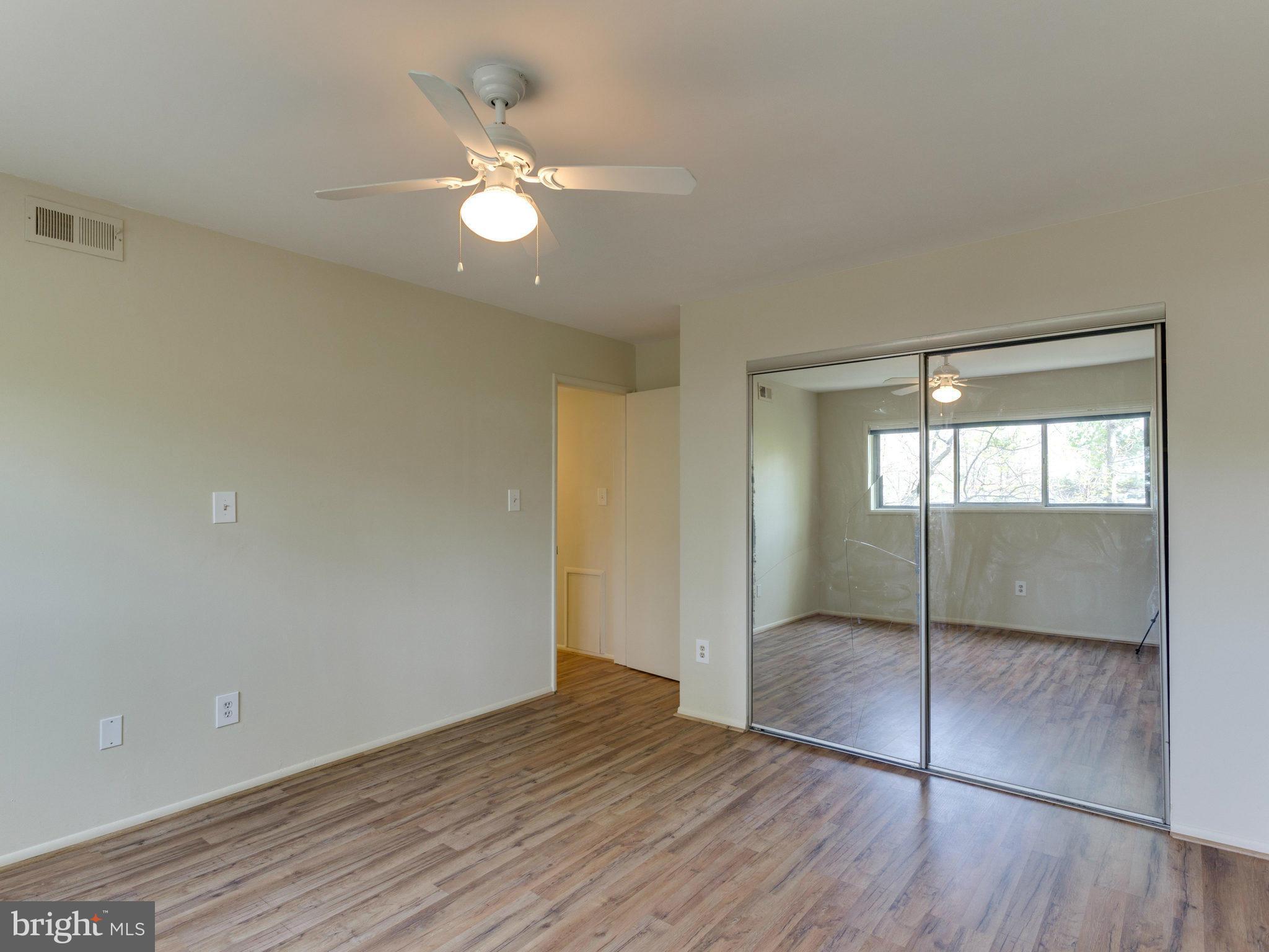 MCLEAN HILLS - Residential