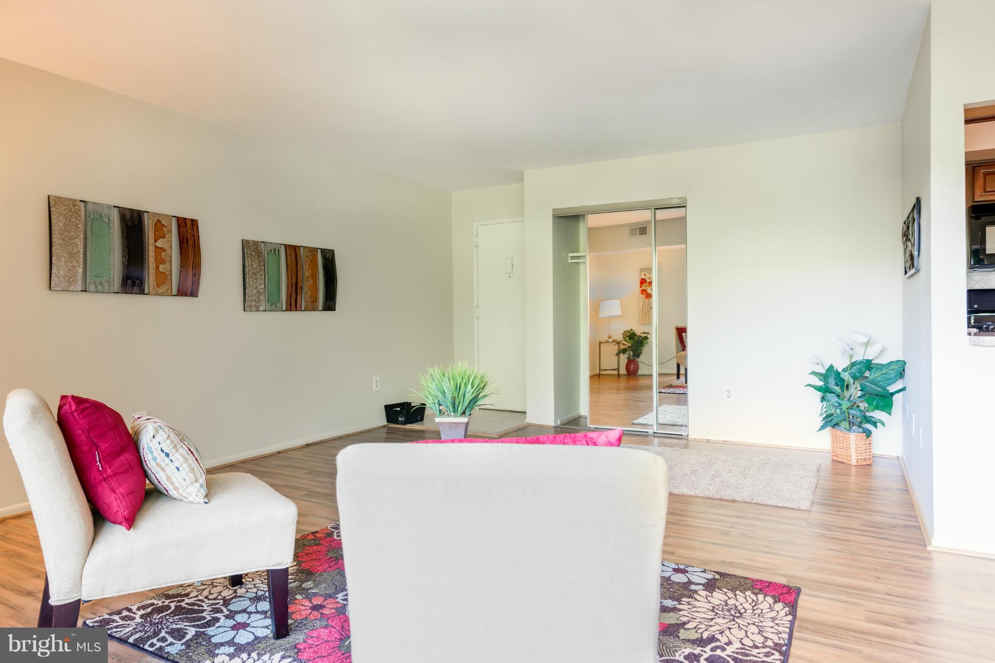 MCLEAN HILLS - Residential