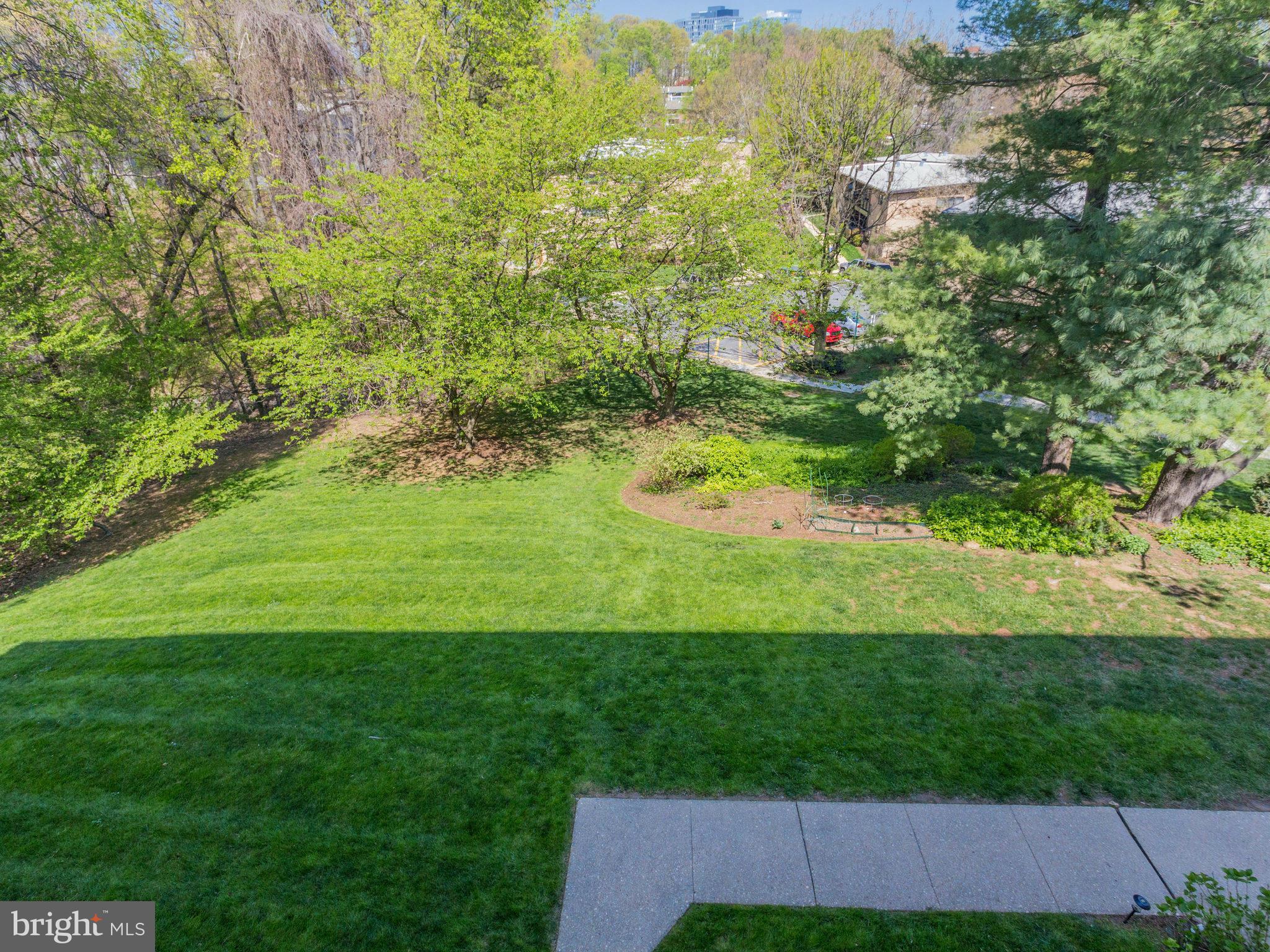 MCLEAN HILLS - Residential