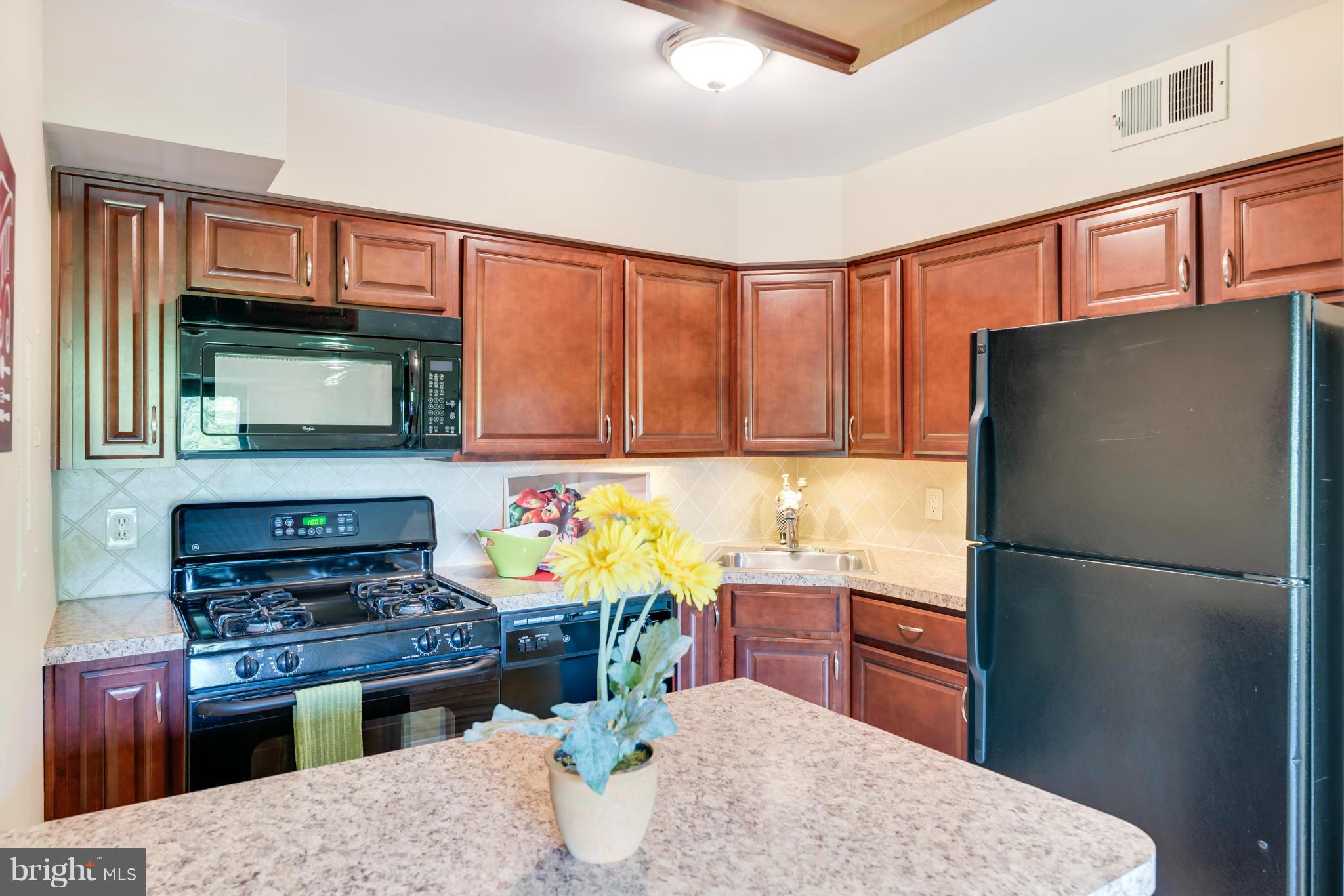 MCLEAN HILLS - Residential