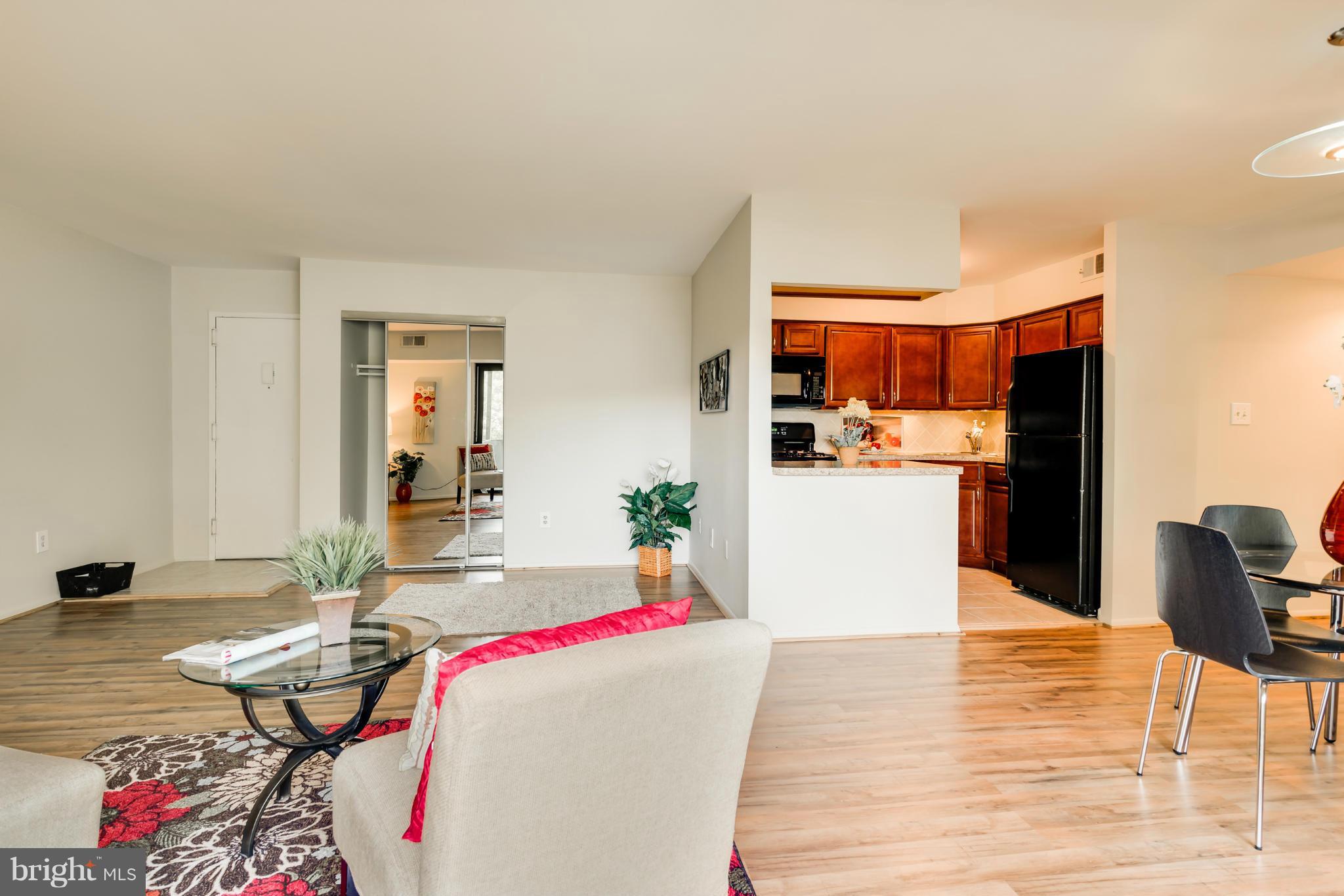 MCLEAN HILLS - Residential