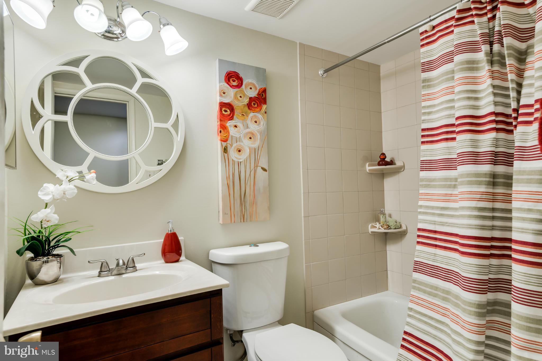 MCLEAN HILLS - Residential