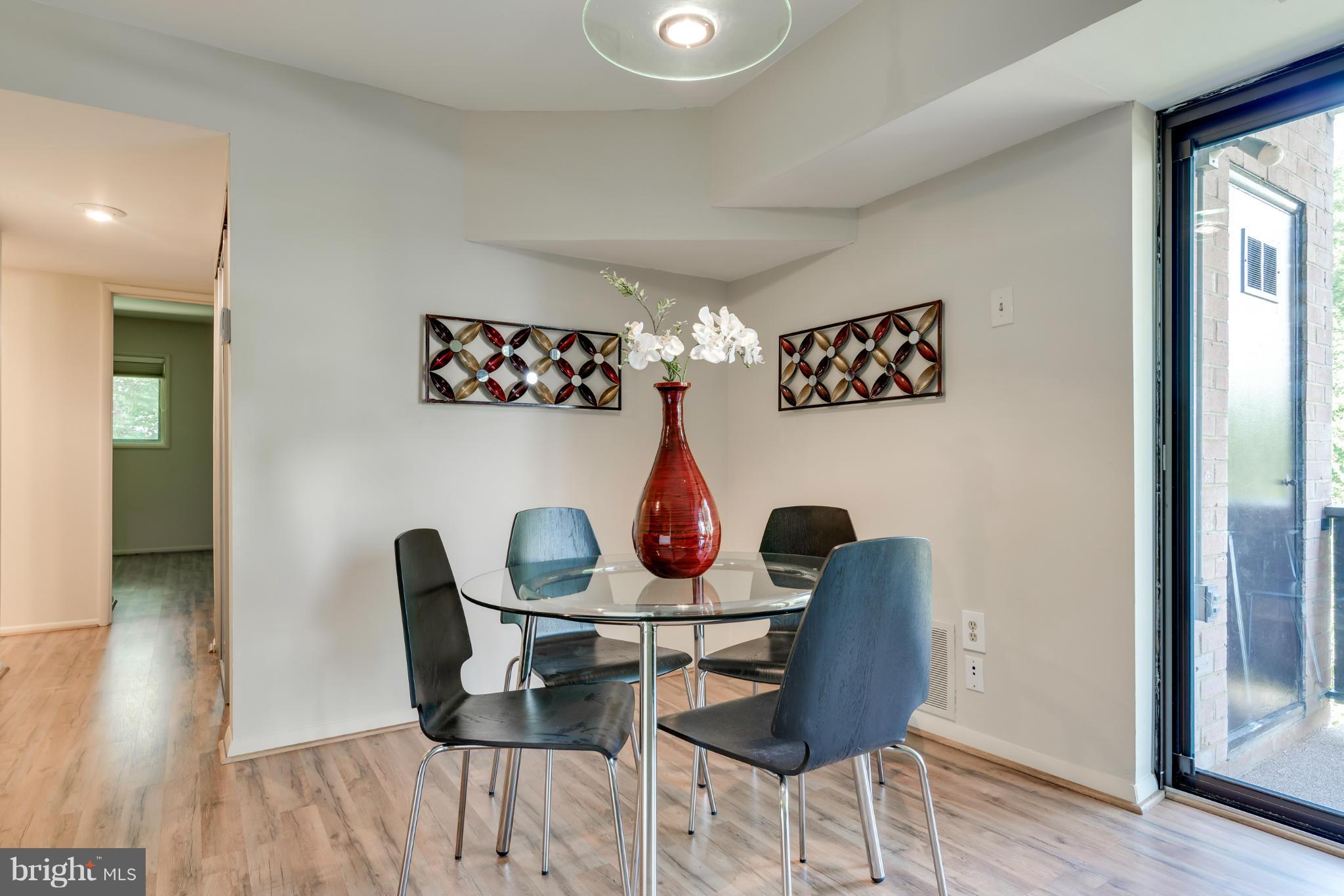 MCLEAN HILLS - Residential