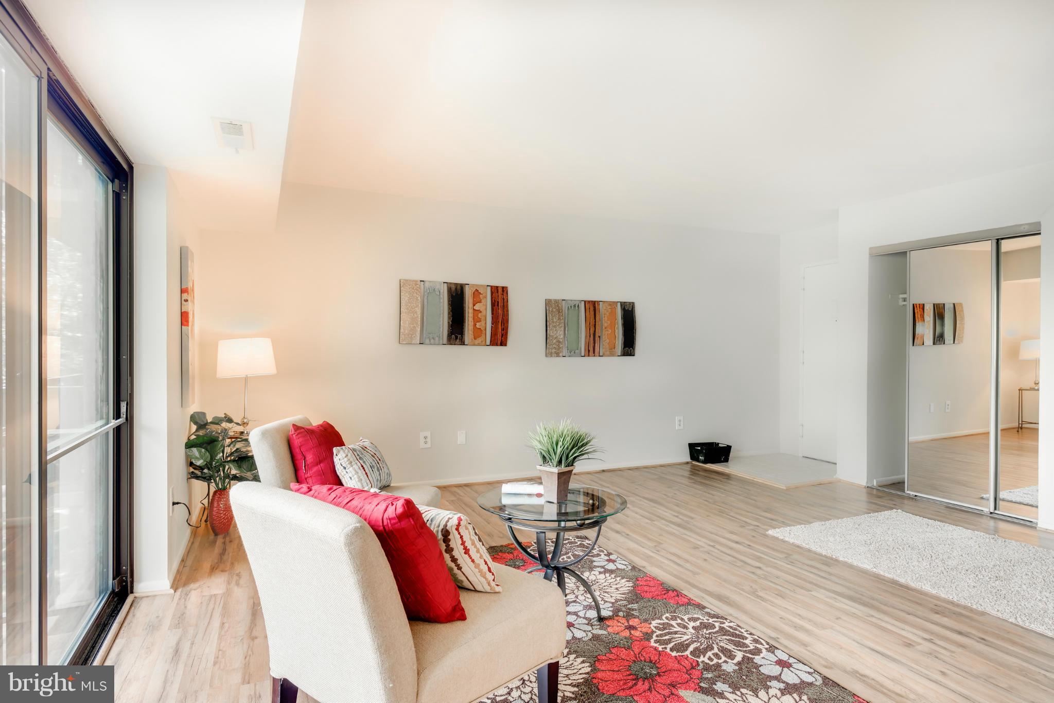 MCLEAN HILLS - Residential