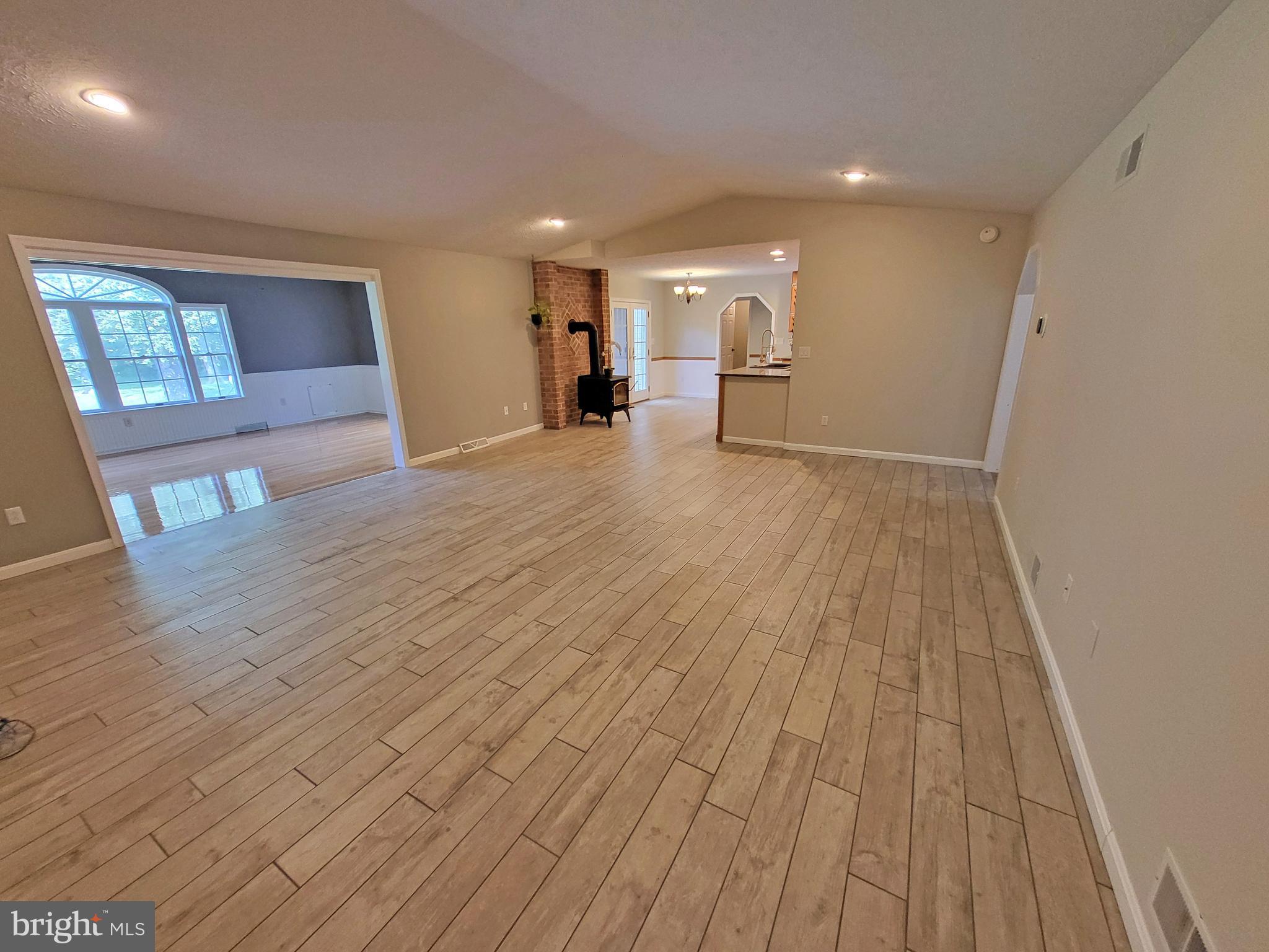 212 WALNUT DALE ROAD