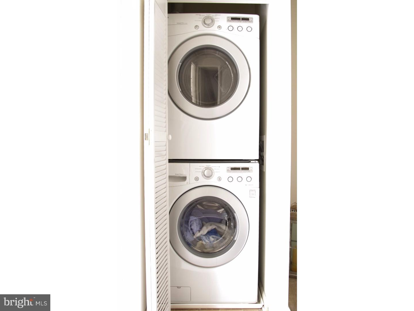 OXFORD OF BLUE BELL - Residential