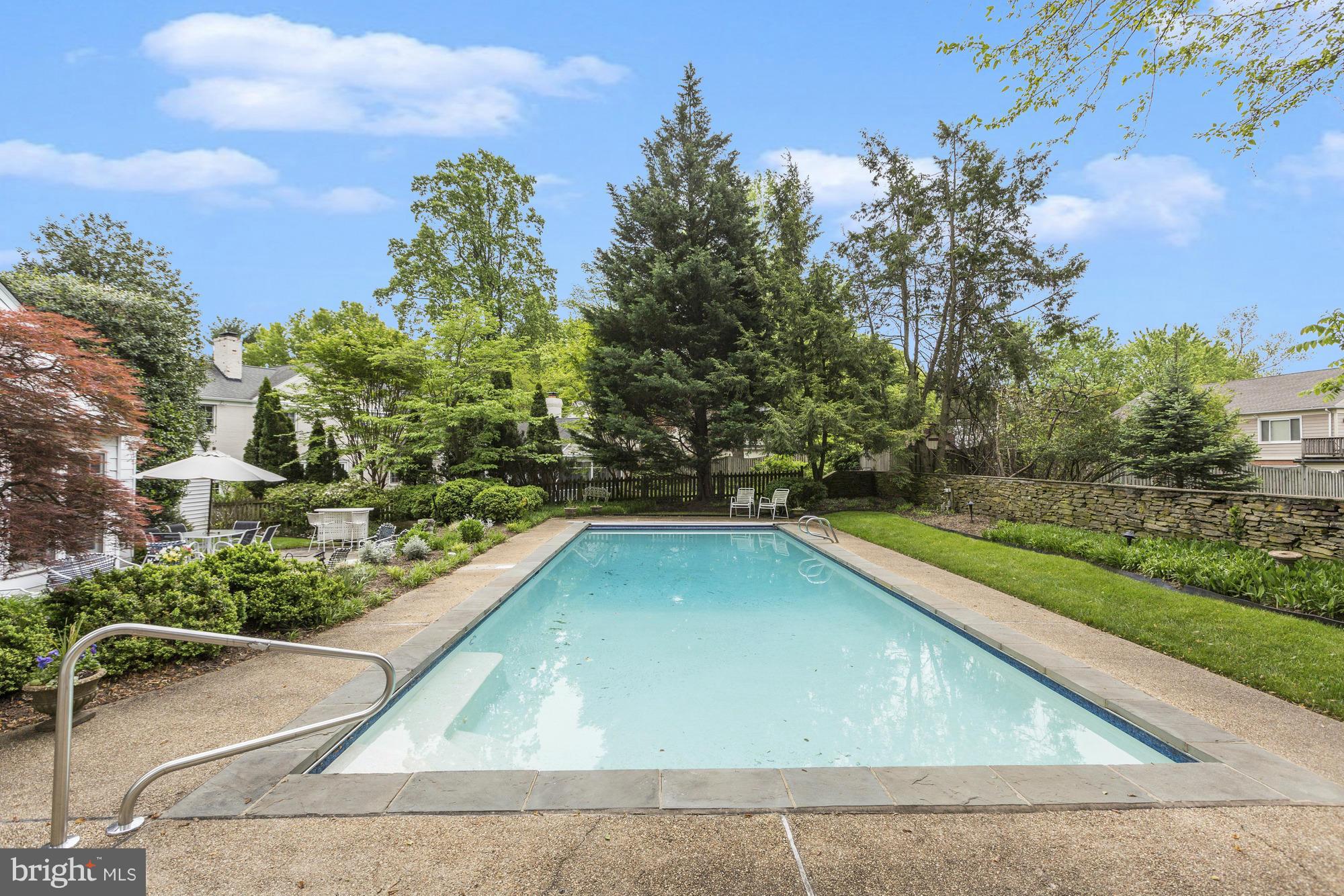 CHEVY CHASE - Residential