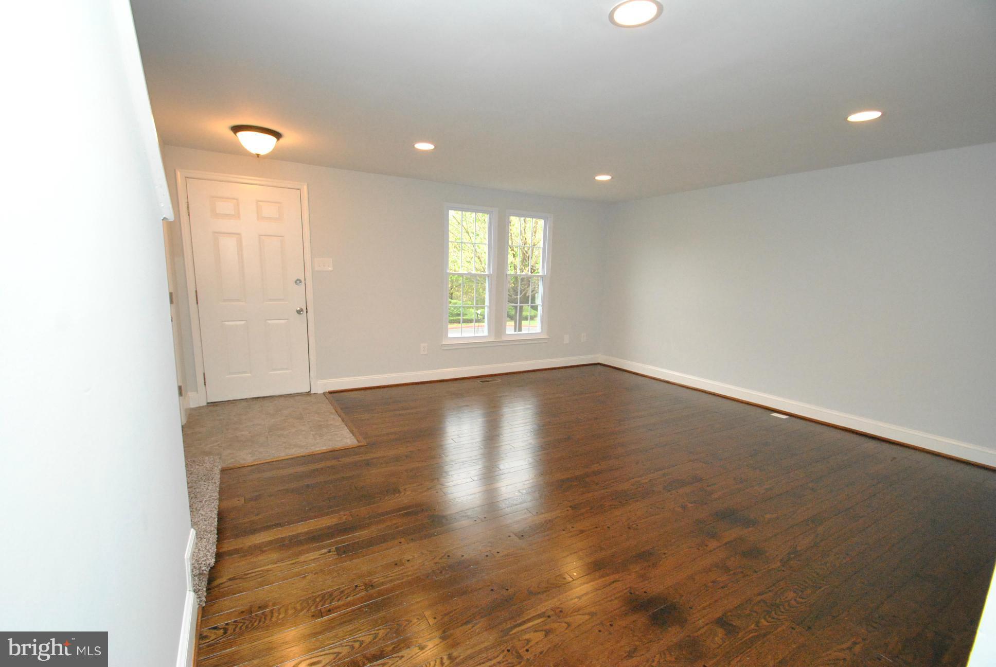 CONSTANT FRIENDSHIP - Residential