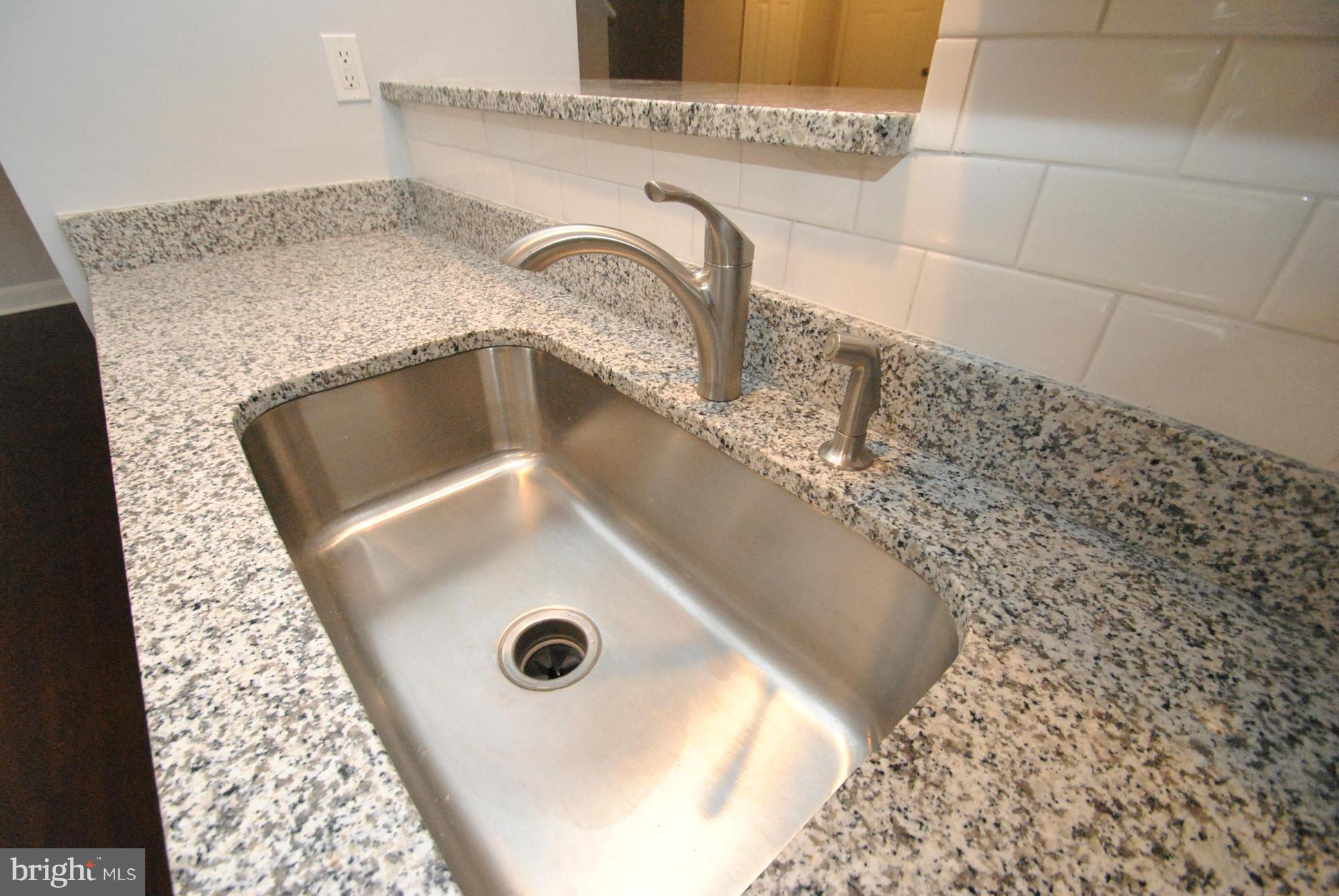 CONSTANT FRIENDSHIP - Residential