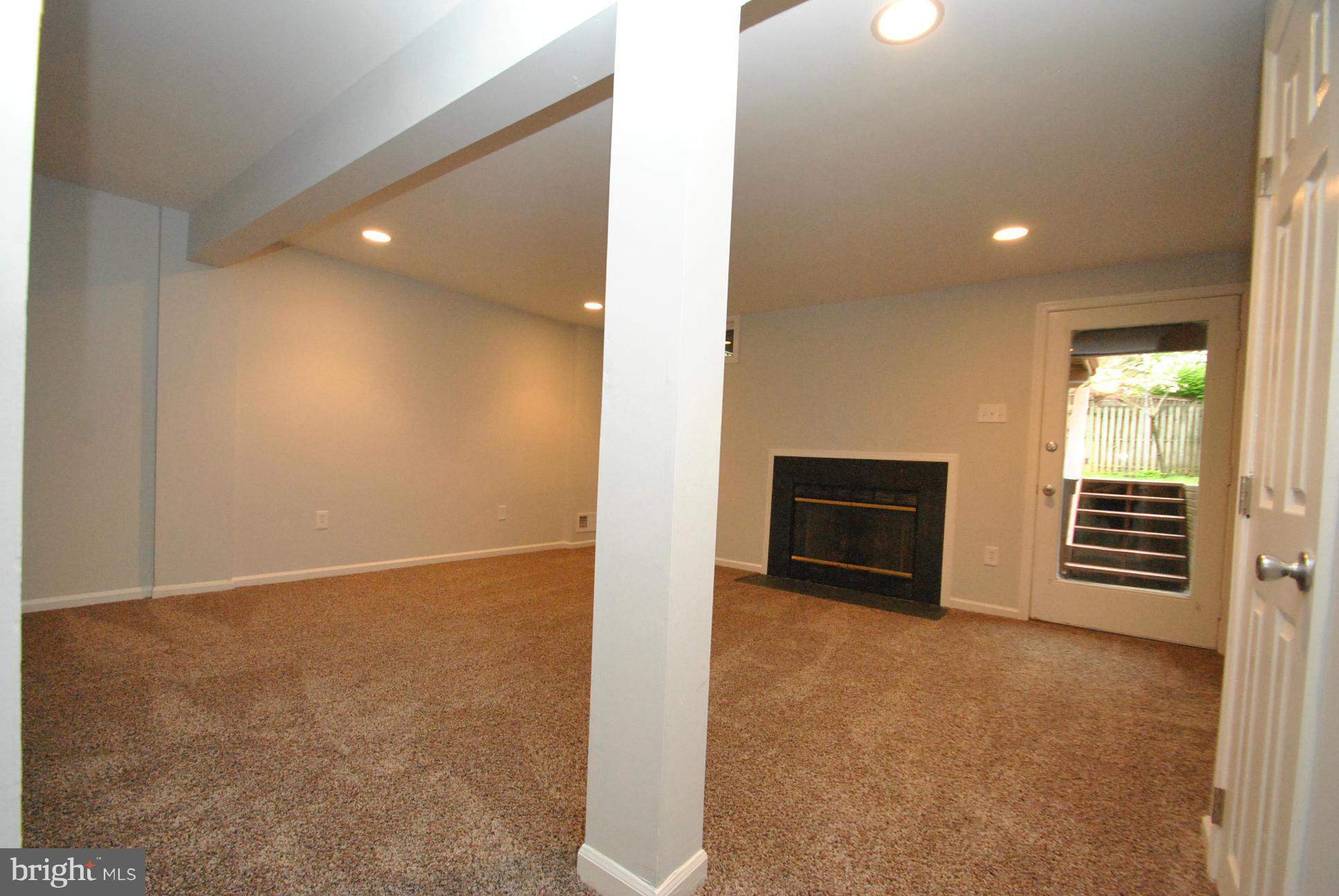 CONSTANT FRIENDSHIP - Residential