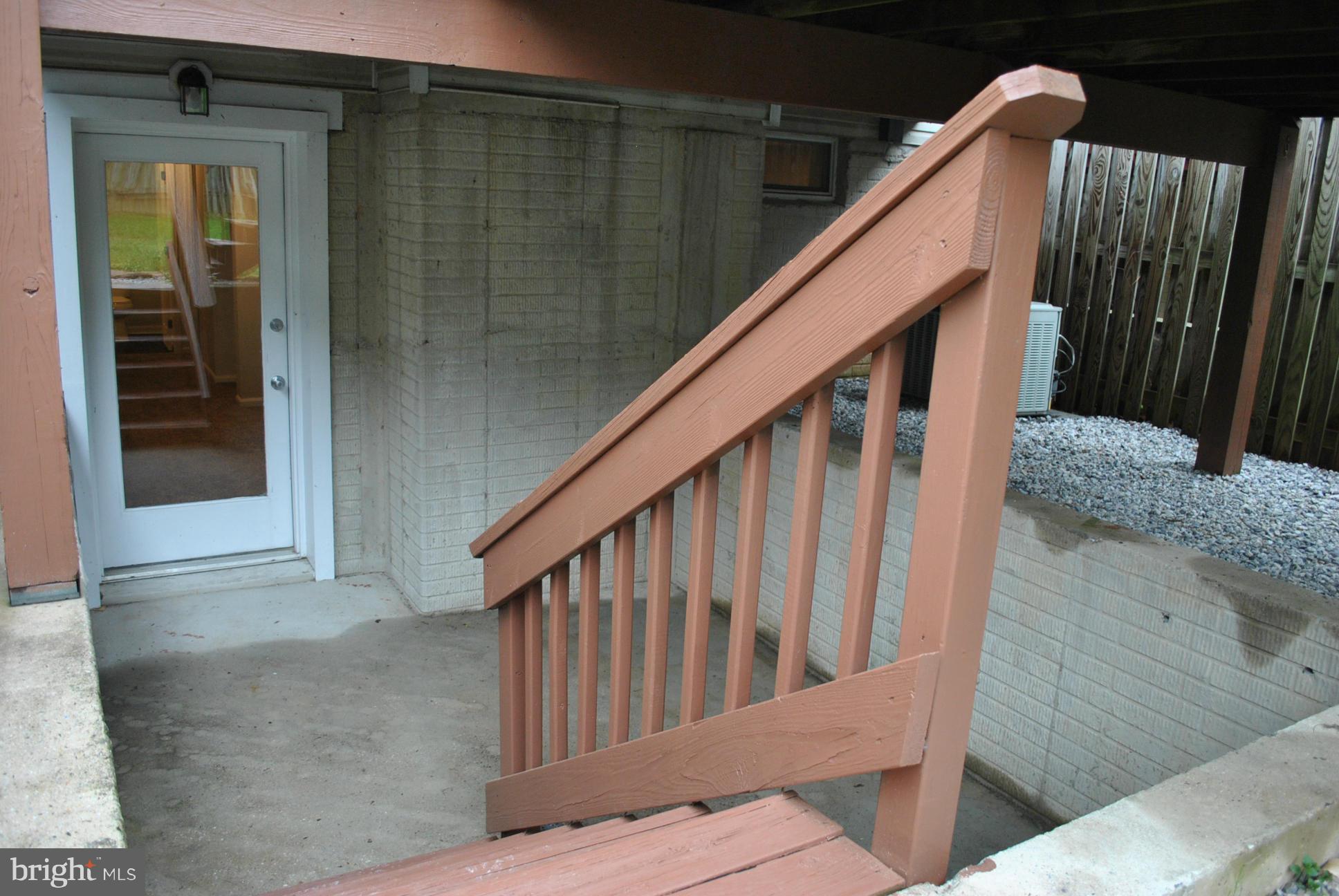 CONSTANT FRIENDSHIP - Residential