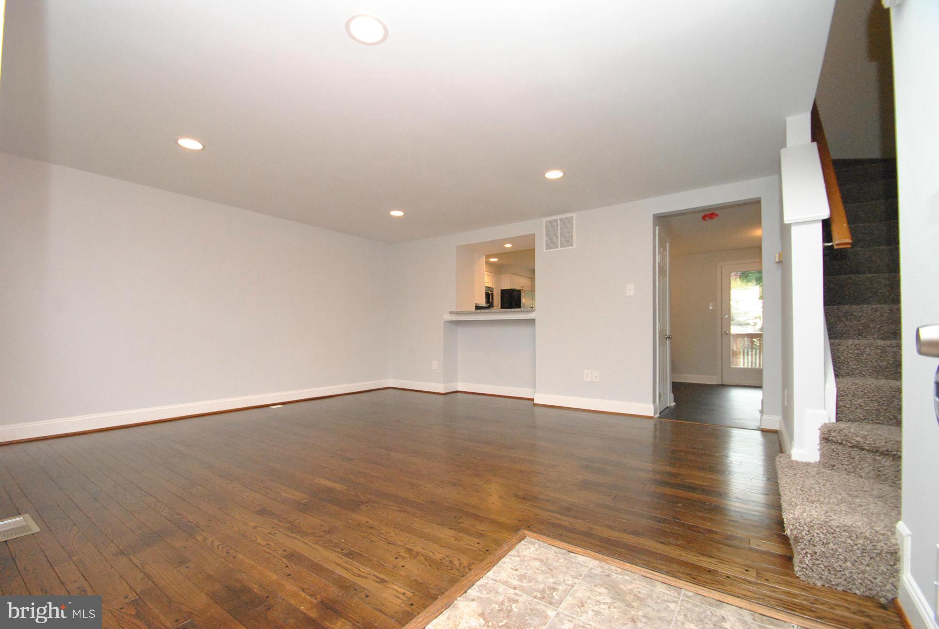 CONSTANT FRIENDSHIP - Residential