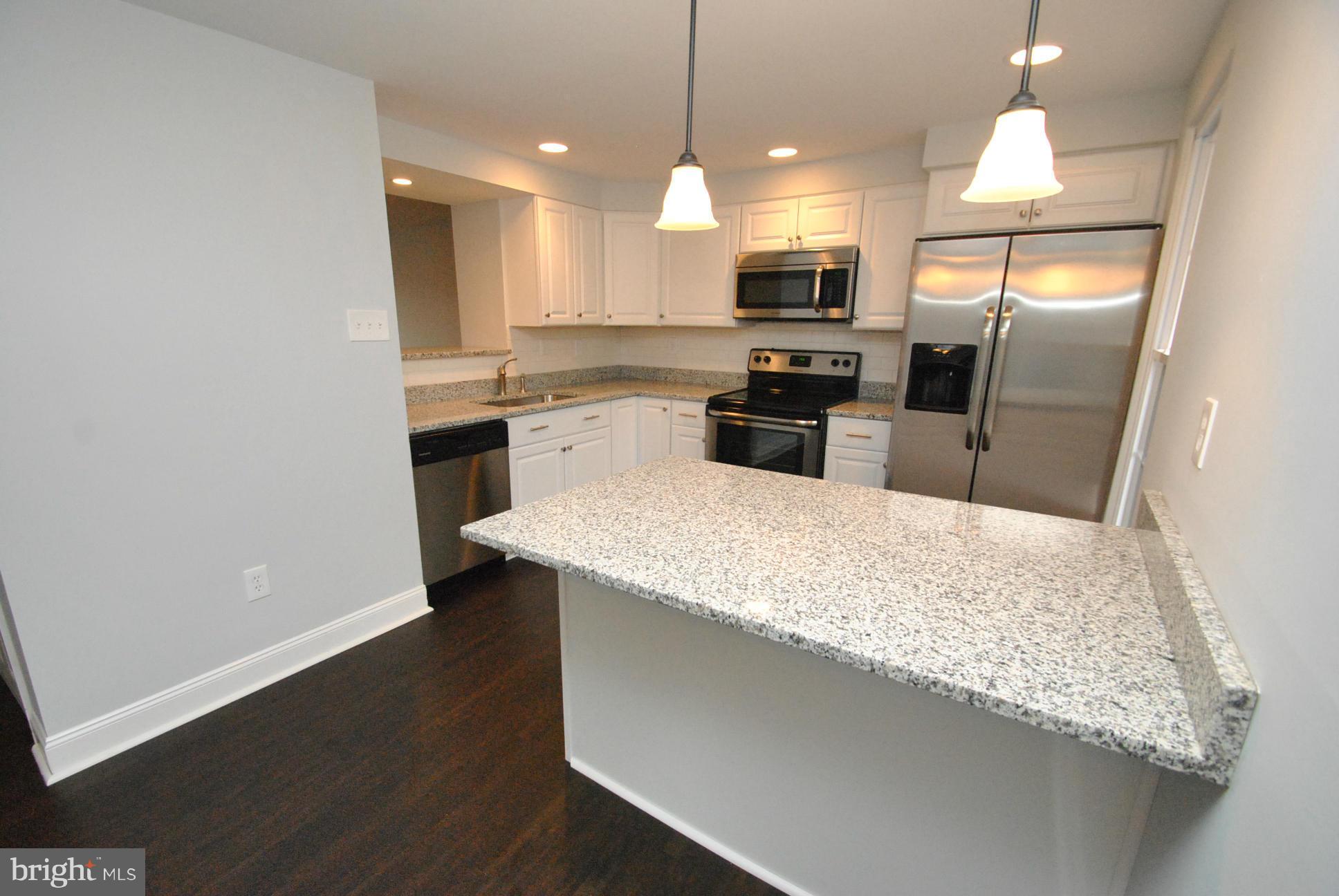 CONSTANT FRIENDSHIP - Residential