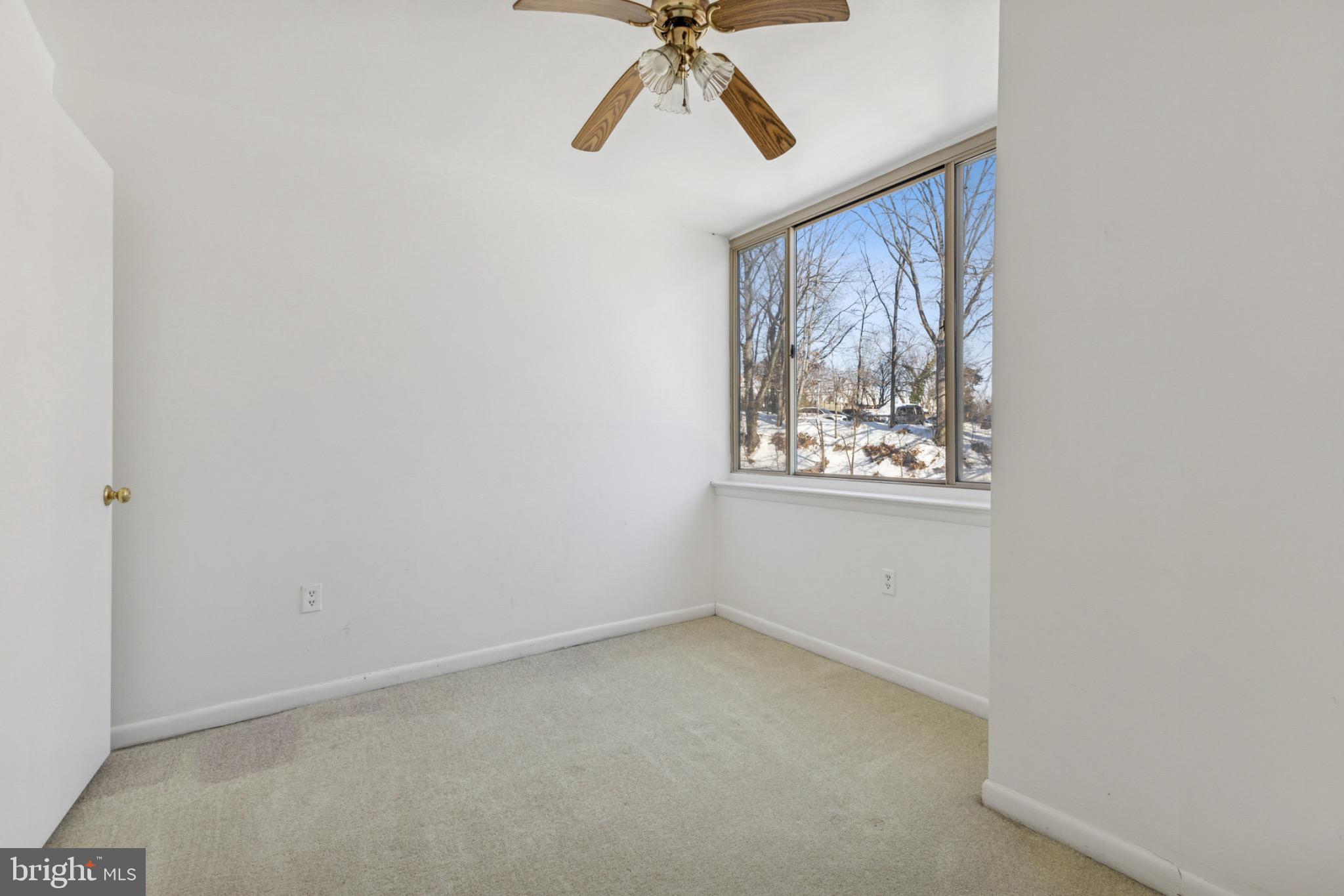 COLUMBIA CONDO - Residential