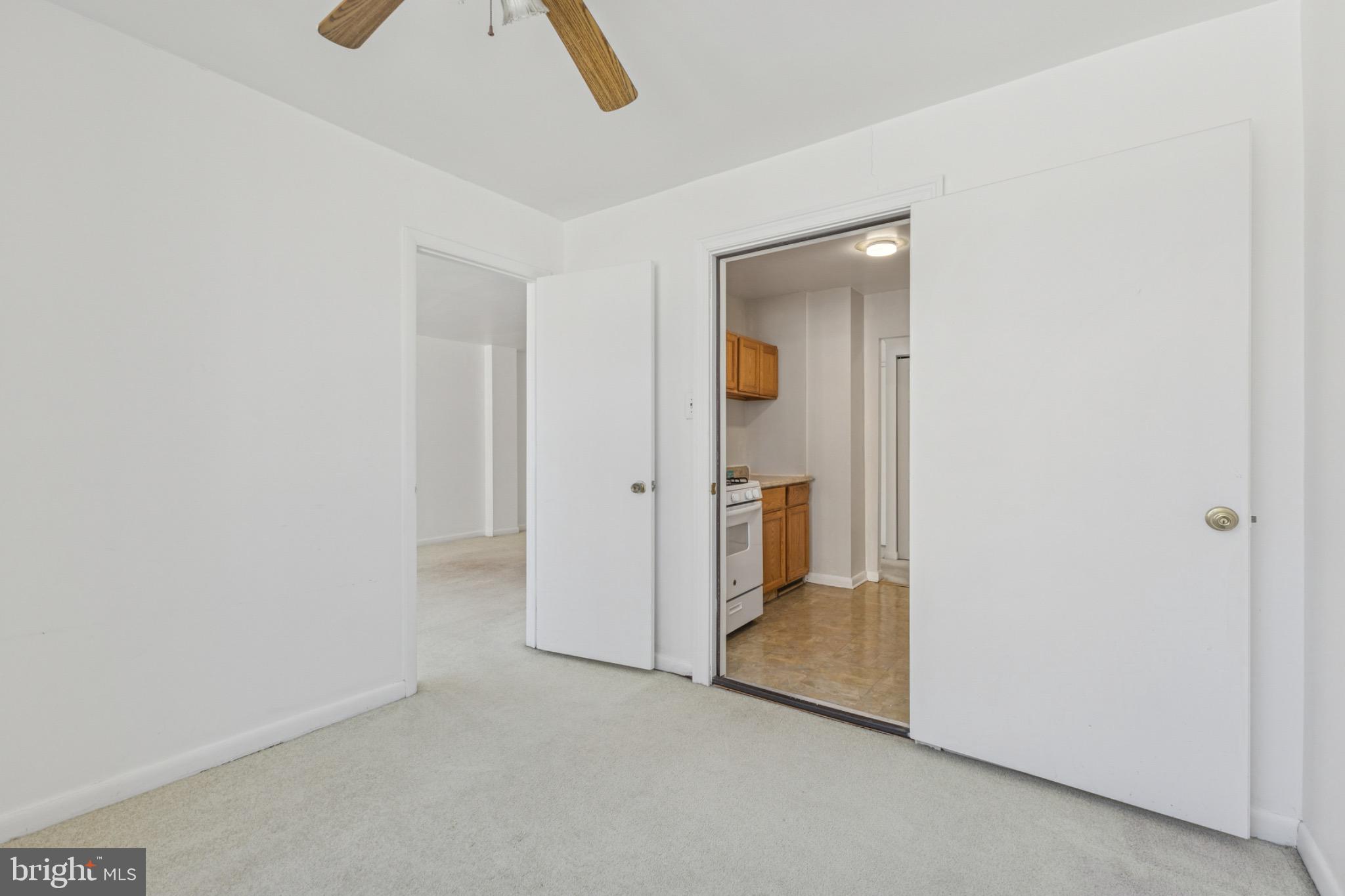 COLUMBIA CONDO - Residential