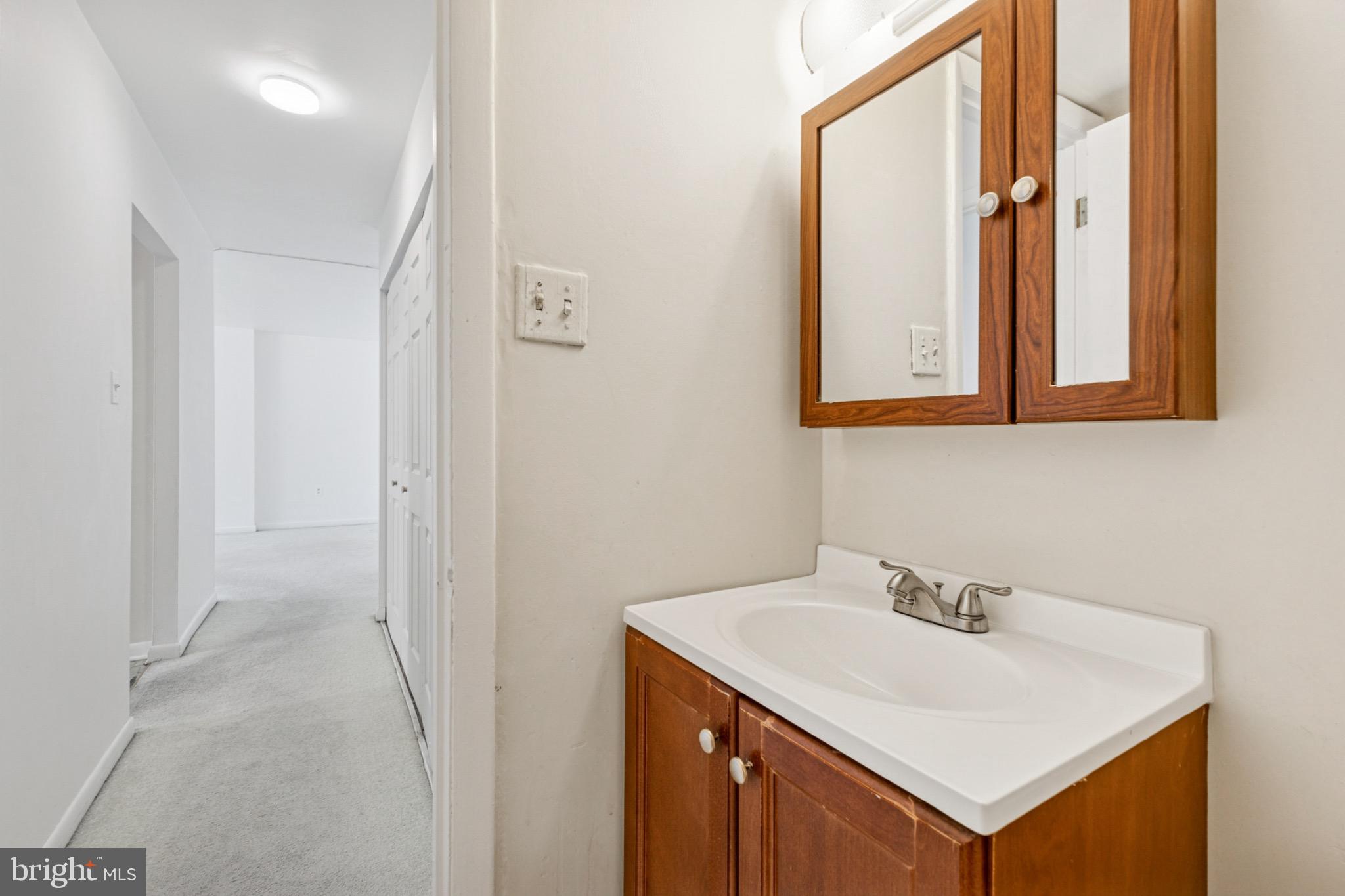 COLUMBIA CONDO - Residential