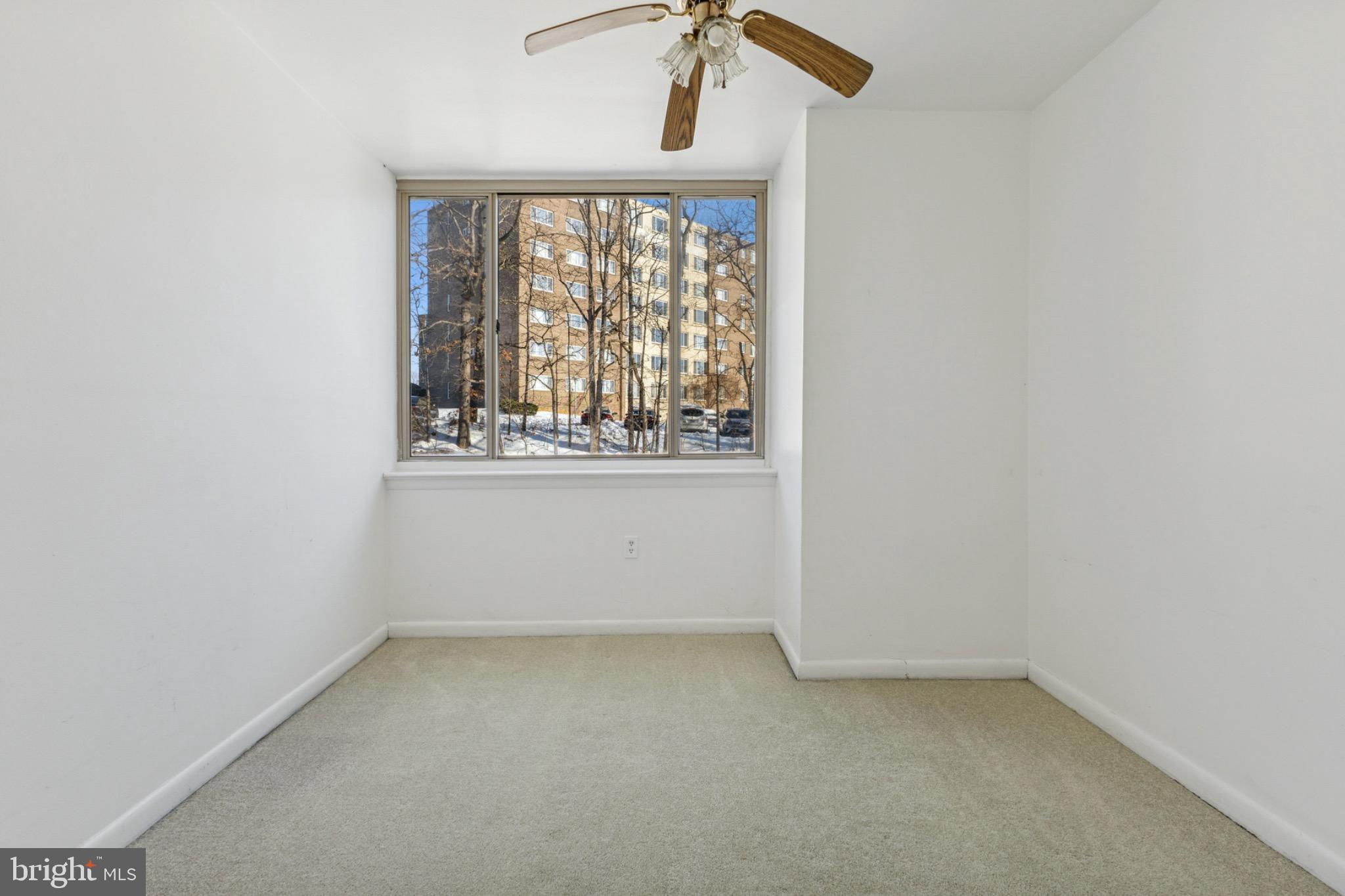 COLUMBIA CONDO - Residential