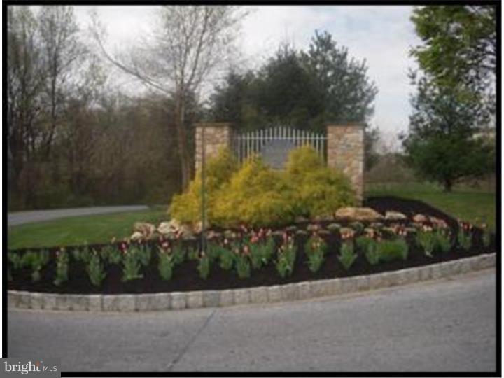 VICTORIA GARDENS - Residential