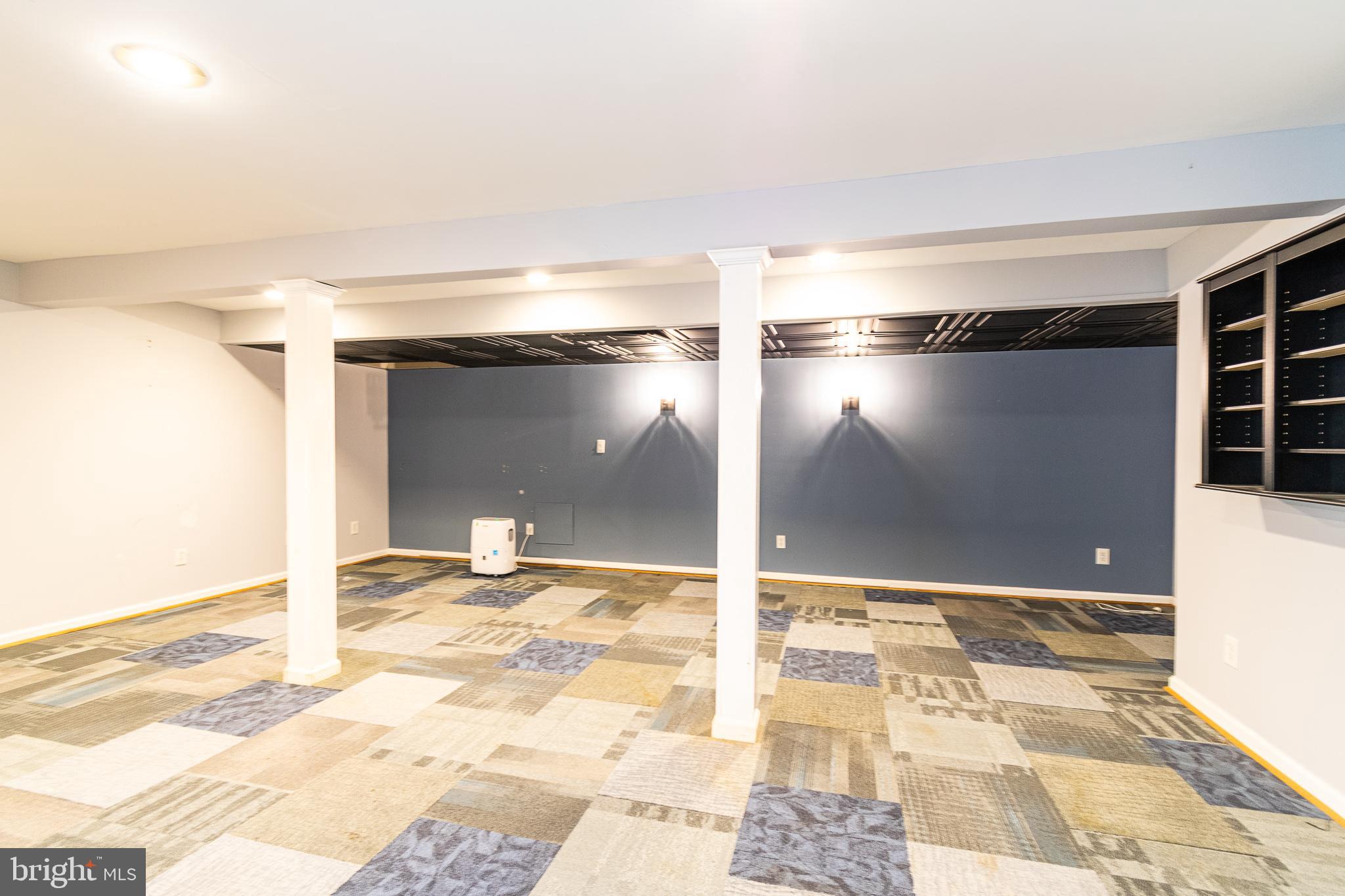 MILLERSVILLE - Residential