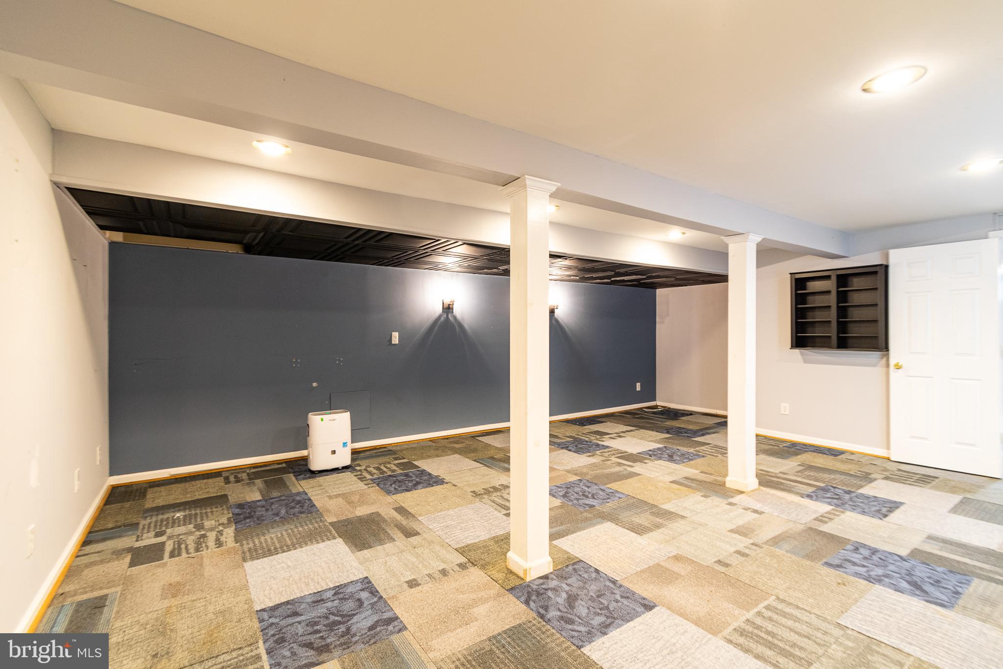 MILLERSVILLE - Residential