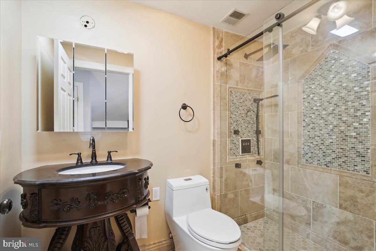 KIDWELL TOWNS - Residential Lease