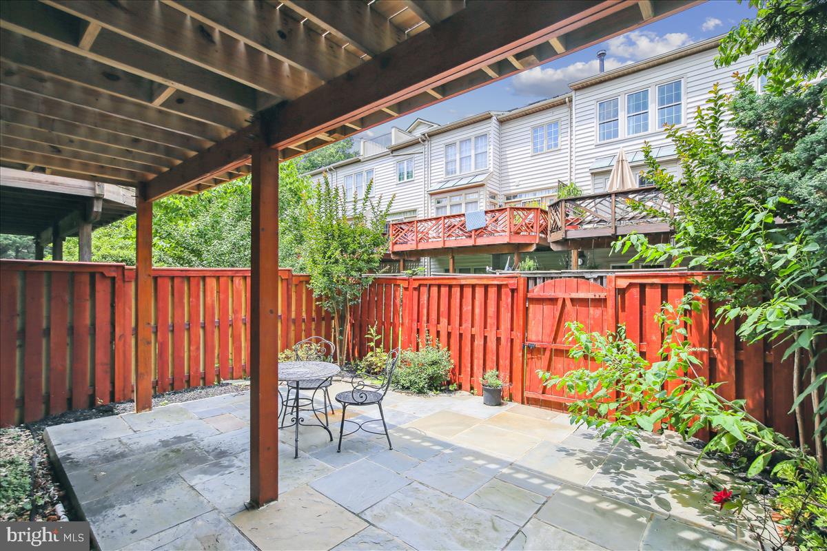 KIDWELL TOWNS - Residential Lease